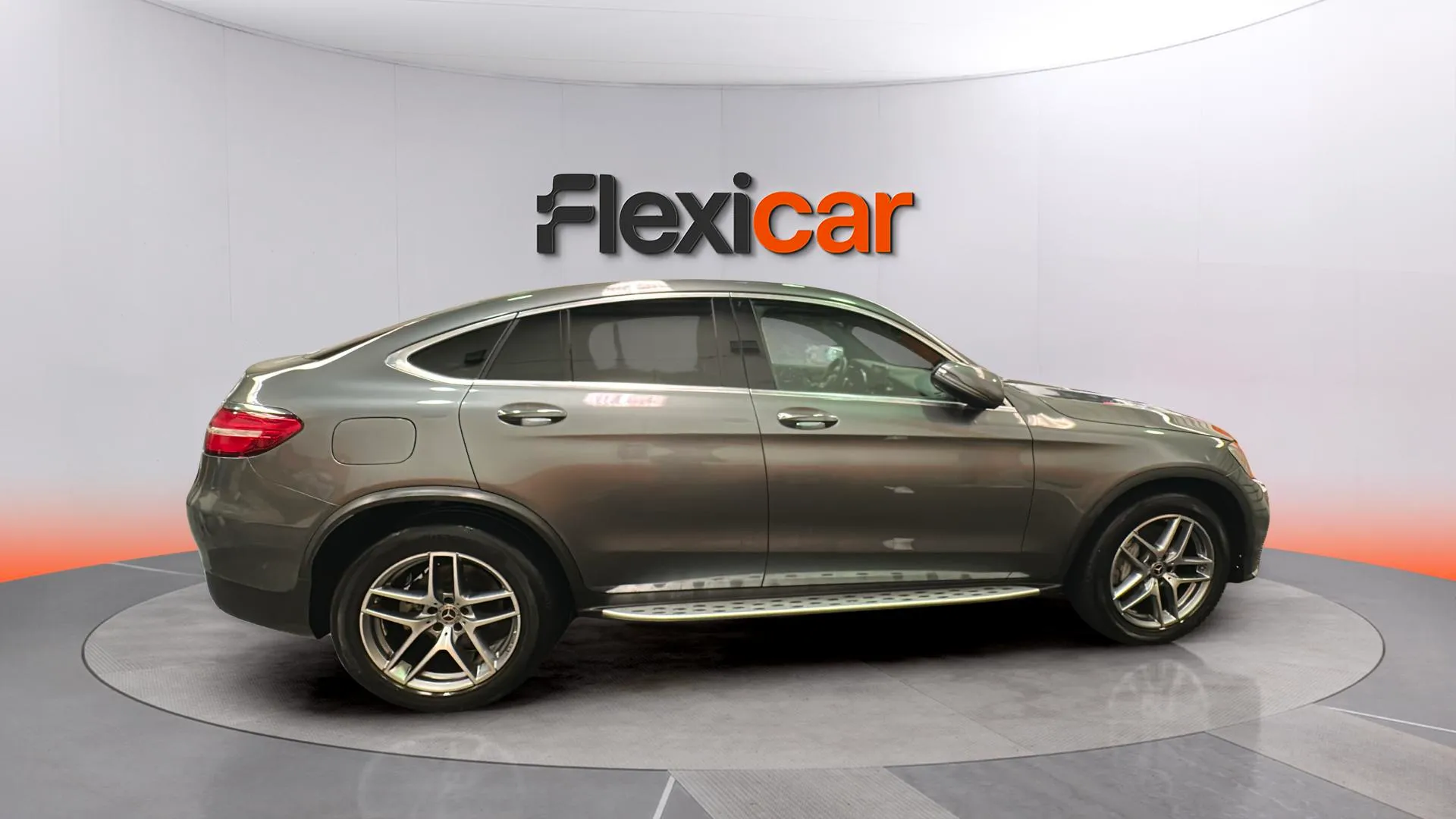 Mercedes-Benz GLC 300 4MATIC - foto 8