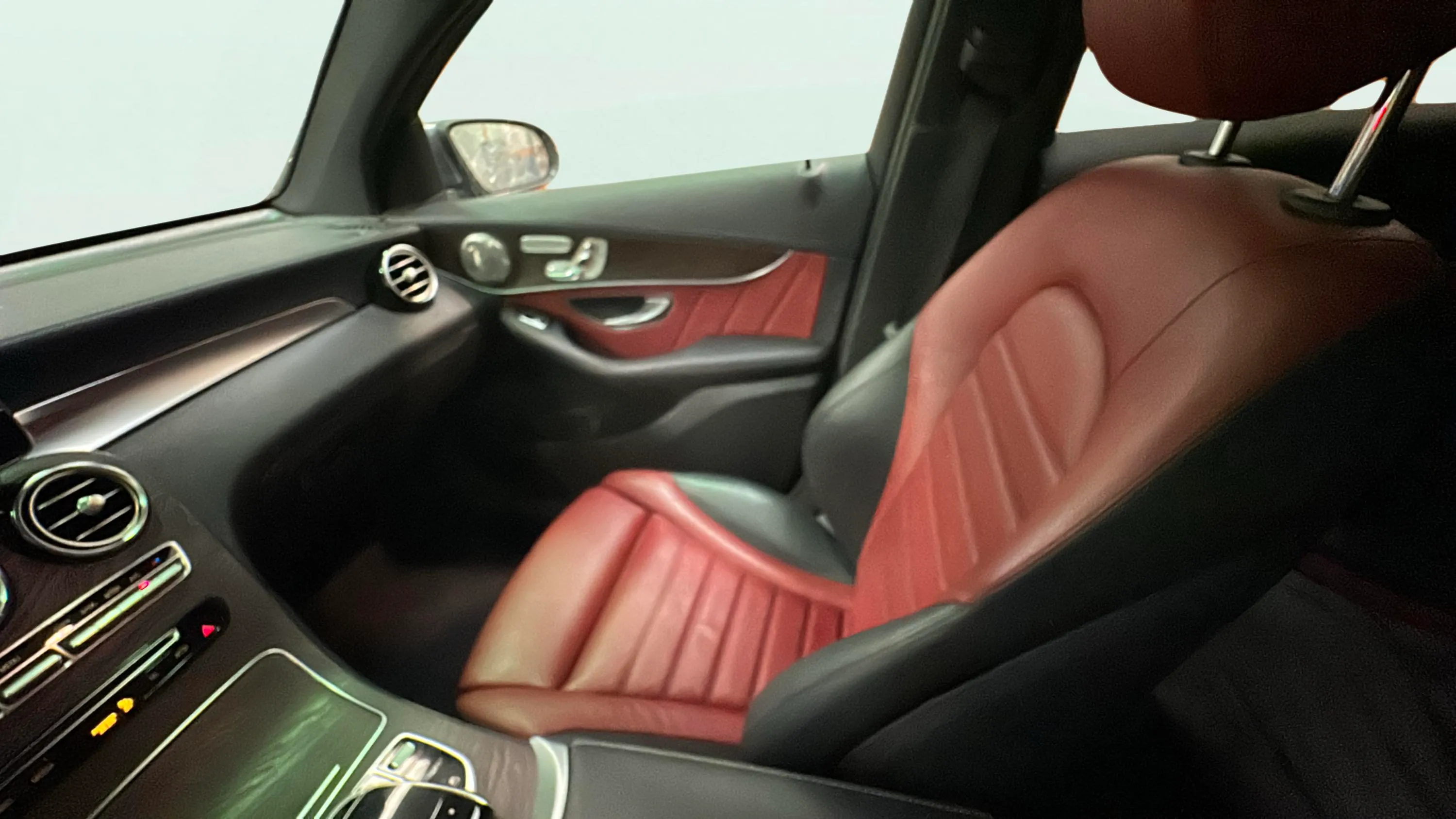 Mercedes-Benz GLC 300 4MATIC - foto 11