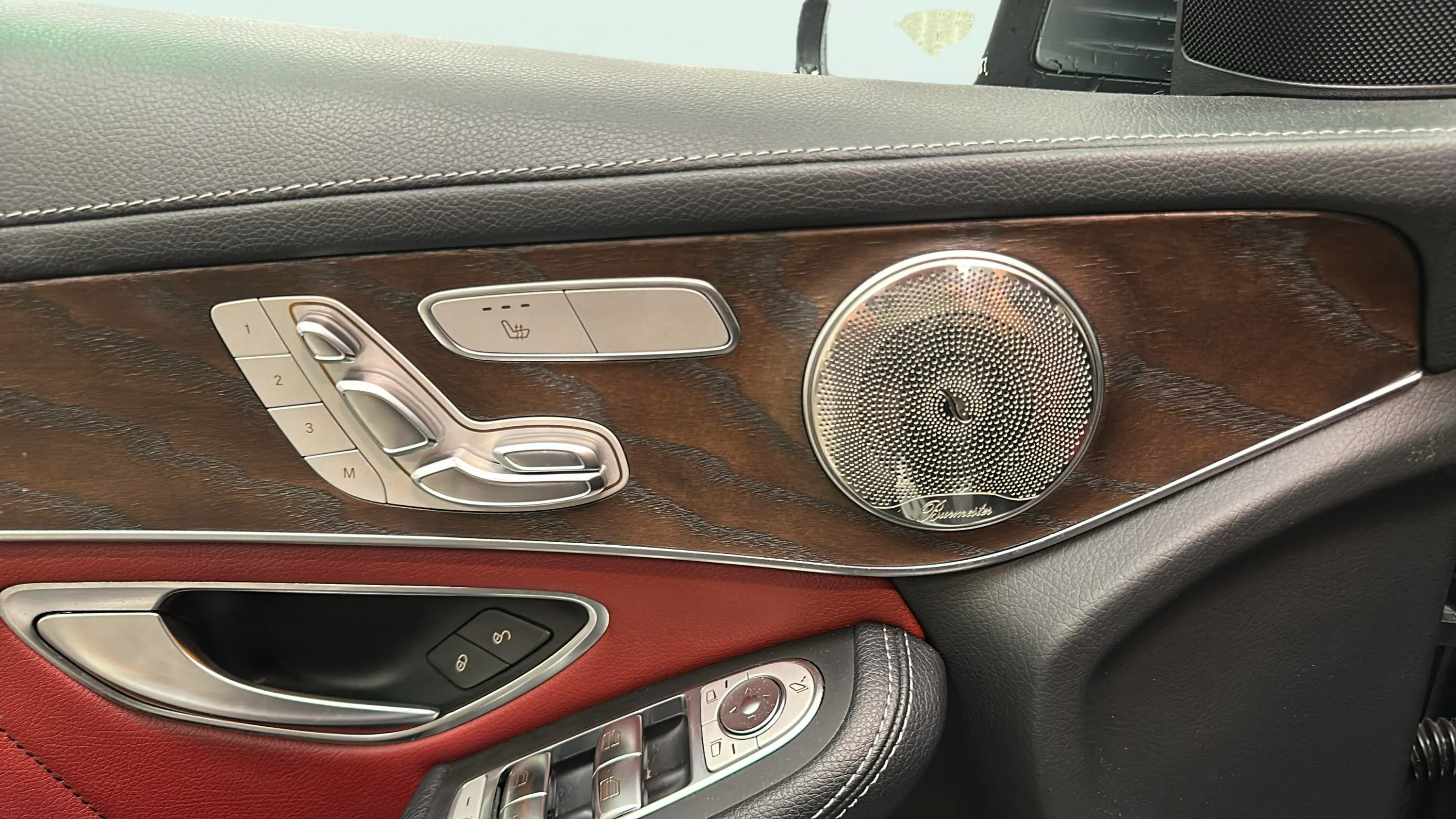 Mercedes-Benz GLC 300 4MATIC - foto 18