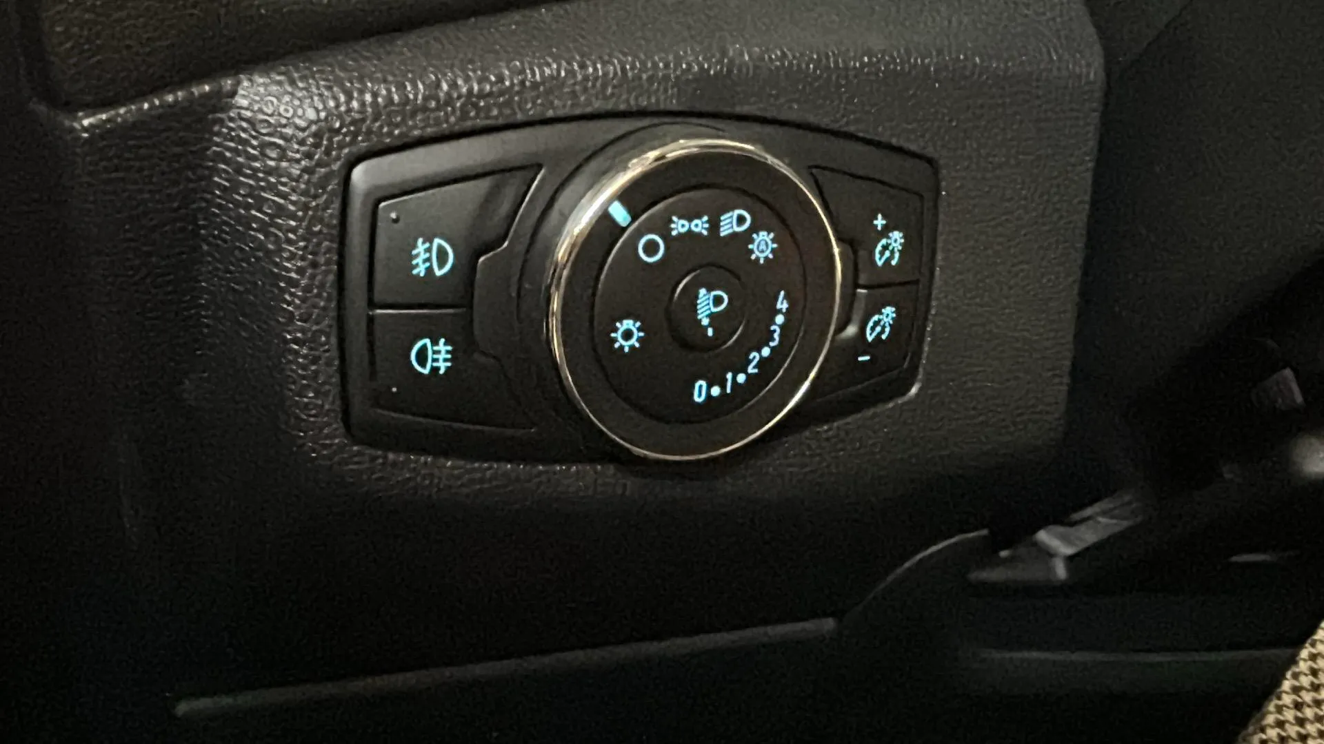 Ford EcoSport 1.0T EcoBoost Titanium - foto 18