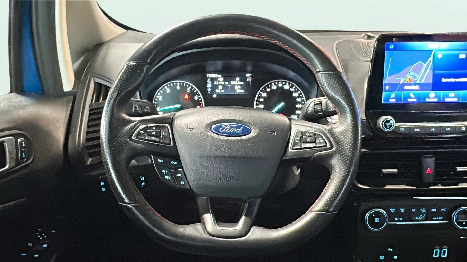 Ford EcoSport 1.0T EcoBoost Titanium - foto 14