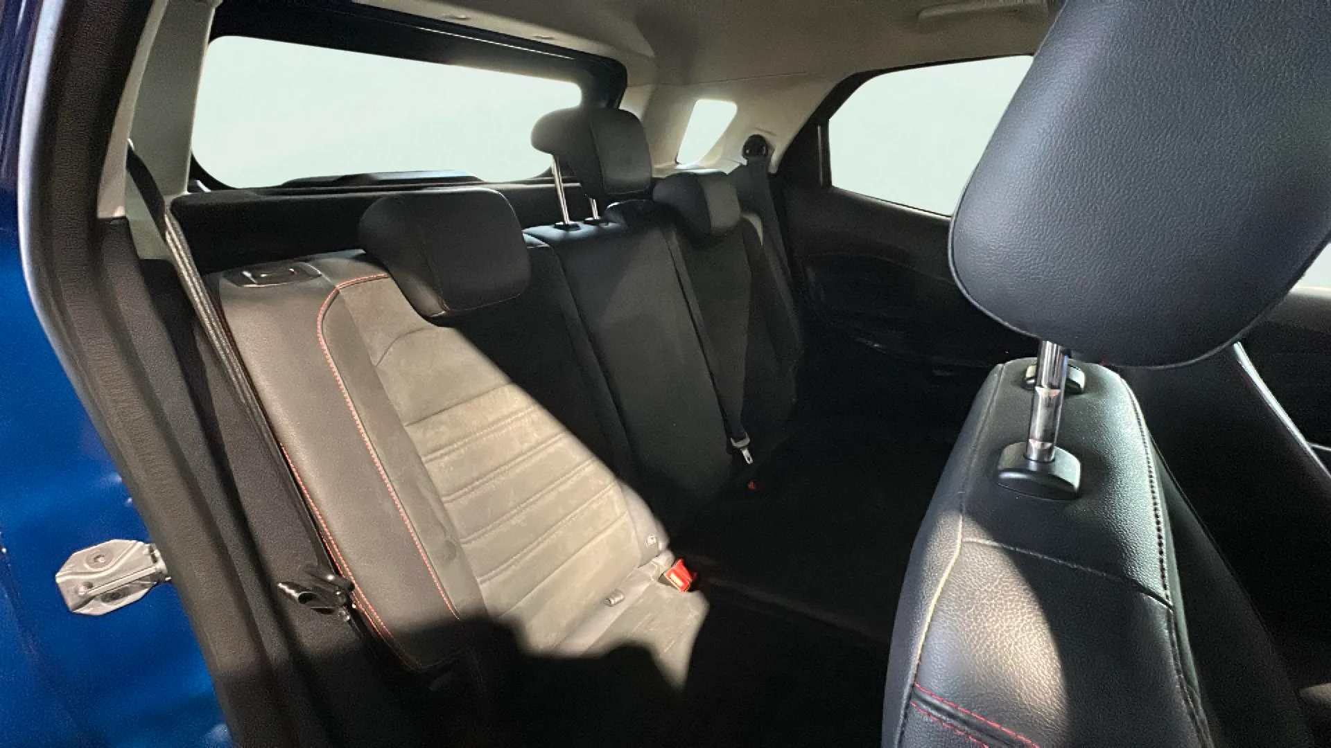 Ford EcoSport 1.0T EcoBoost Titanium - foto 21