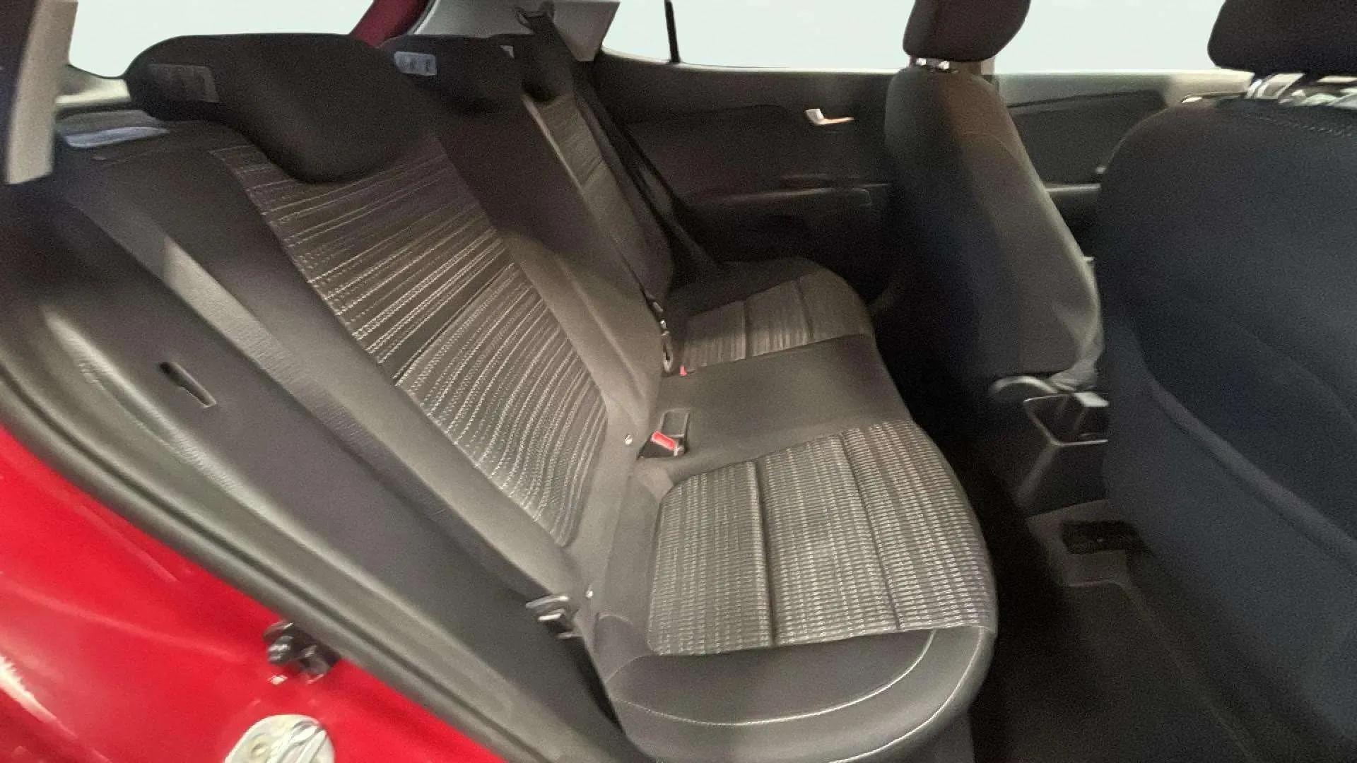 Kia Stonic 1.6 CRDi VGT Black Edition - foto 16