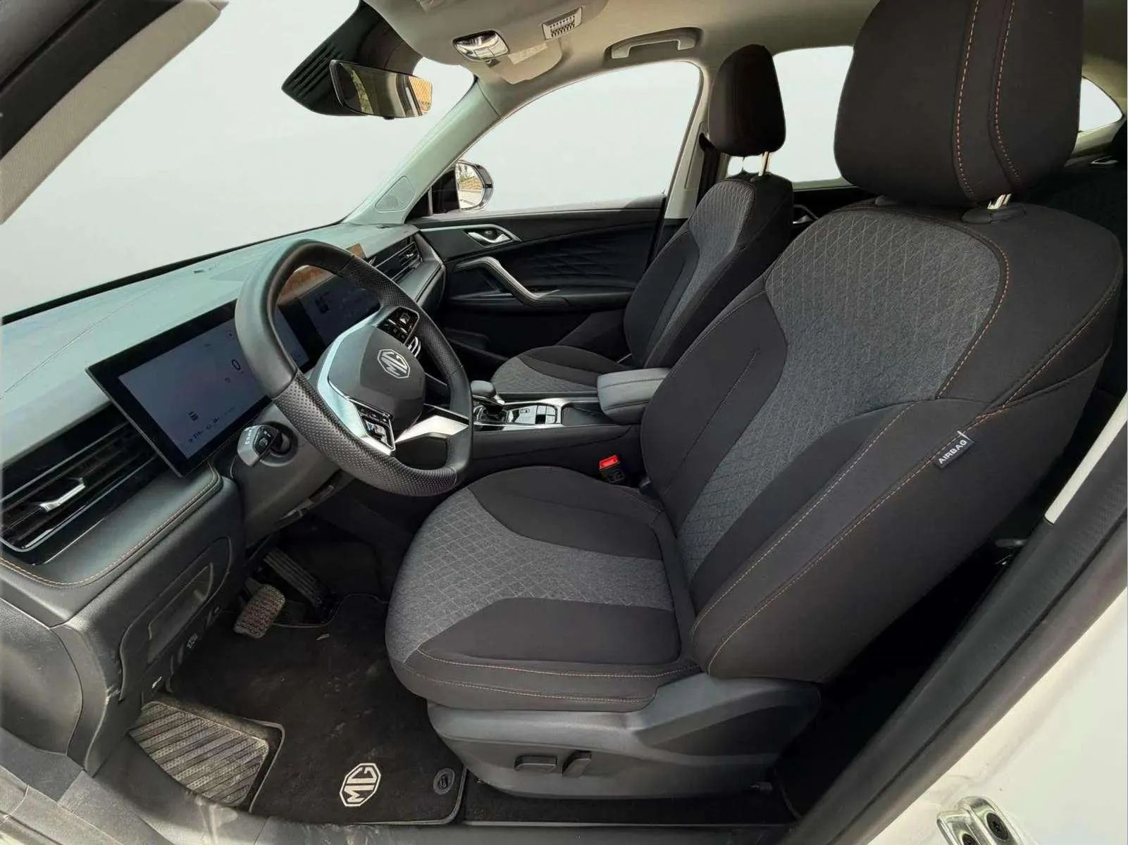 MG HS 1.5T Plug IN Hybrid Comfort - foto 12