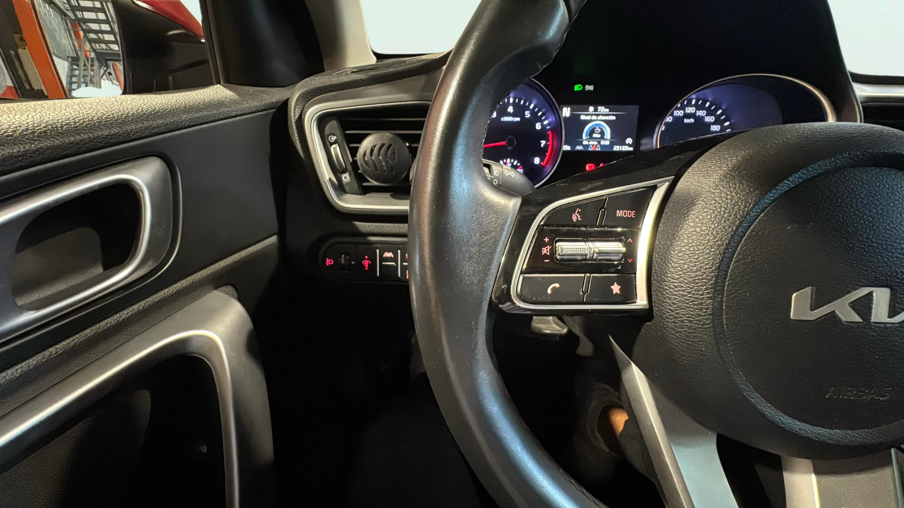 Kia XCeed 1.5 MHEV iMT GT-line - foto 18