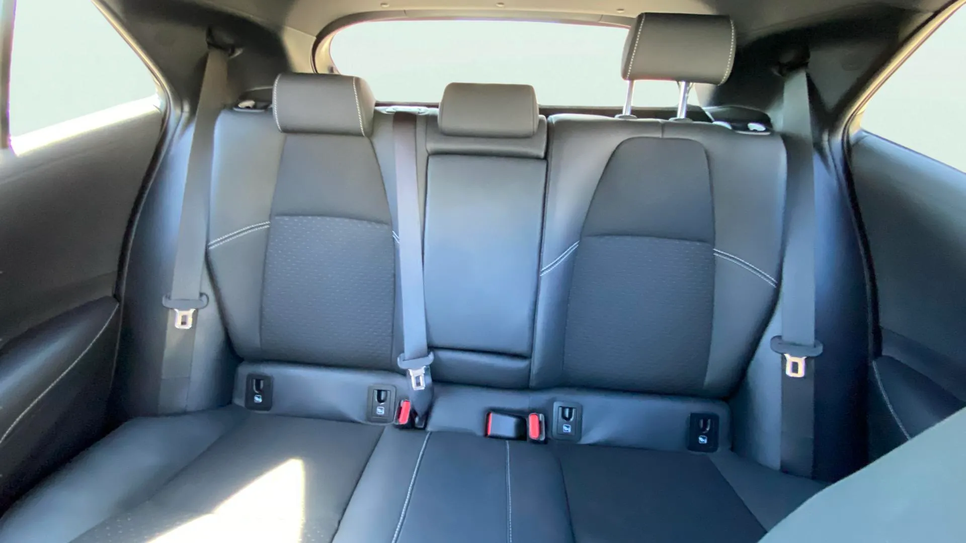 Toyota Corolla 140H Active Plus - foto 14