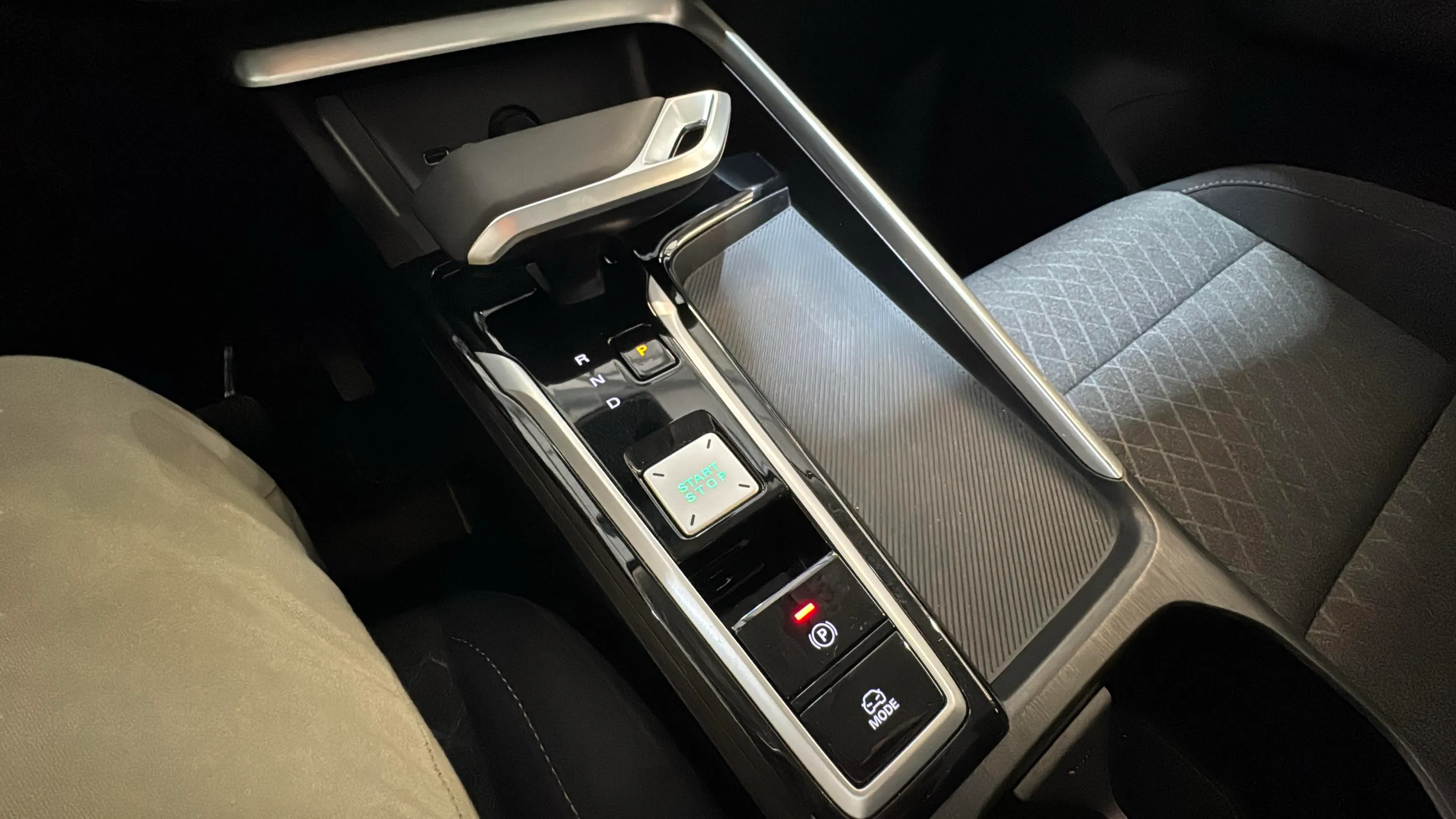 MG ZS Hybrid+ Comfort - foto 20
