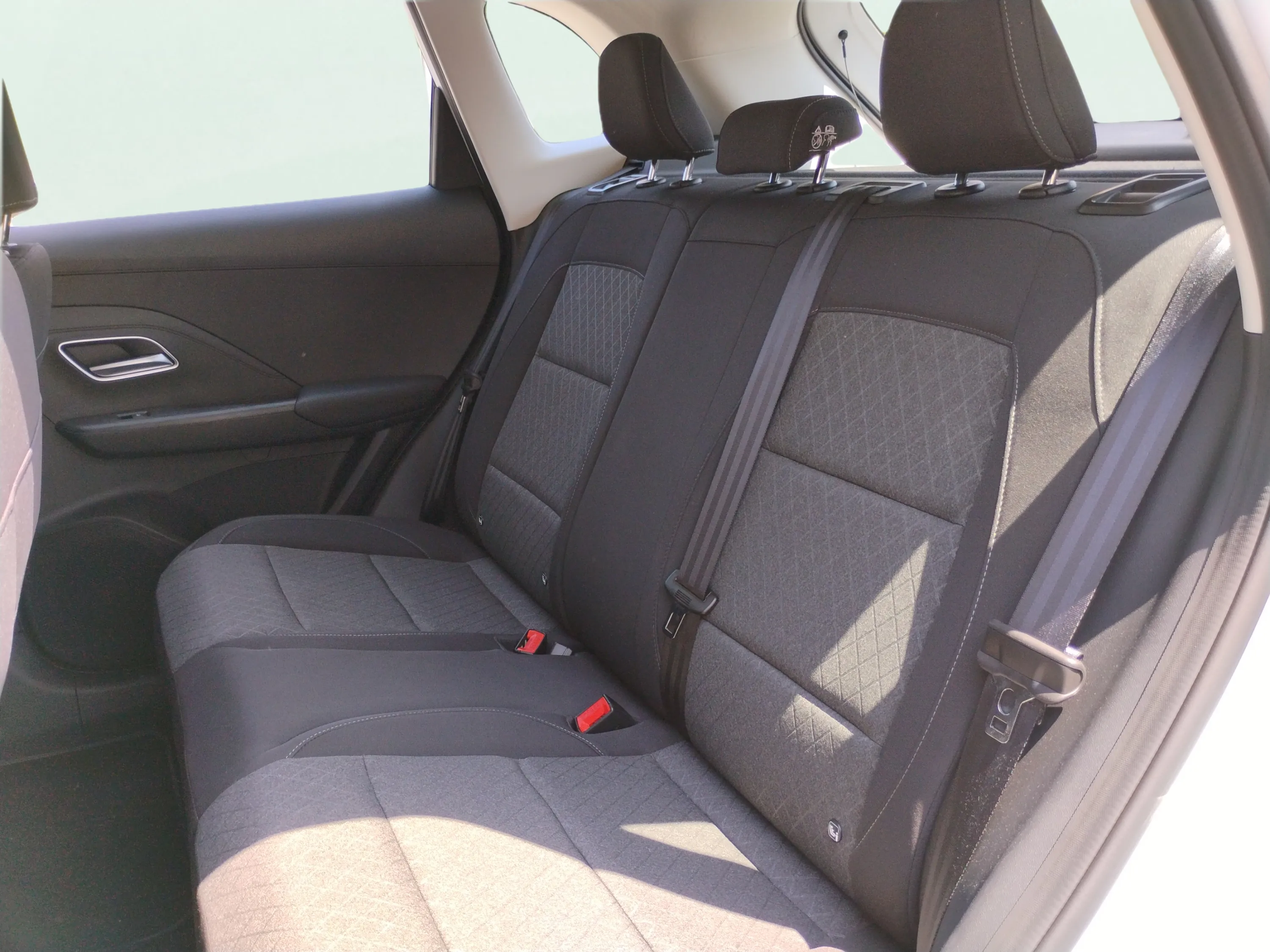 MG ZS Hybrid+ Luxury - foto 16