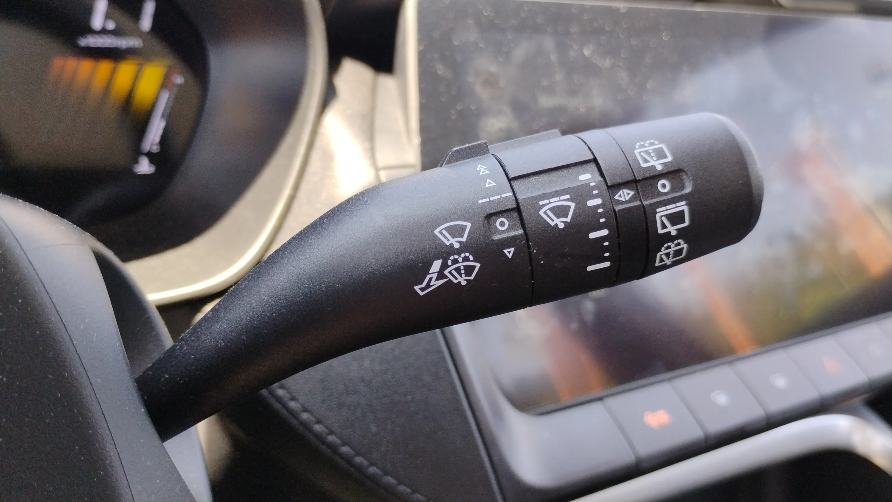 MG ZS Hybrid+ Luxury - foto 21