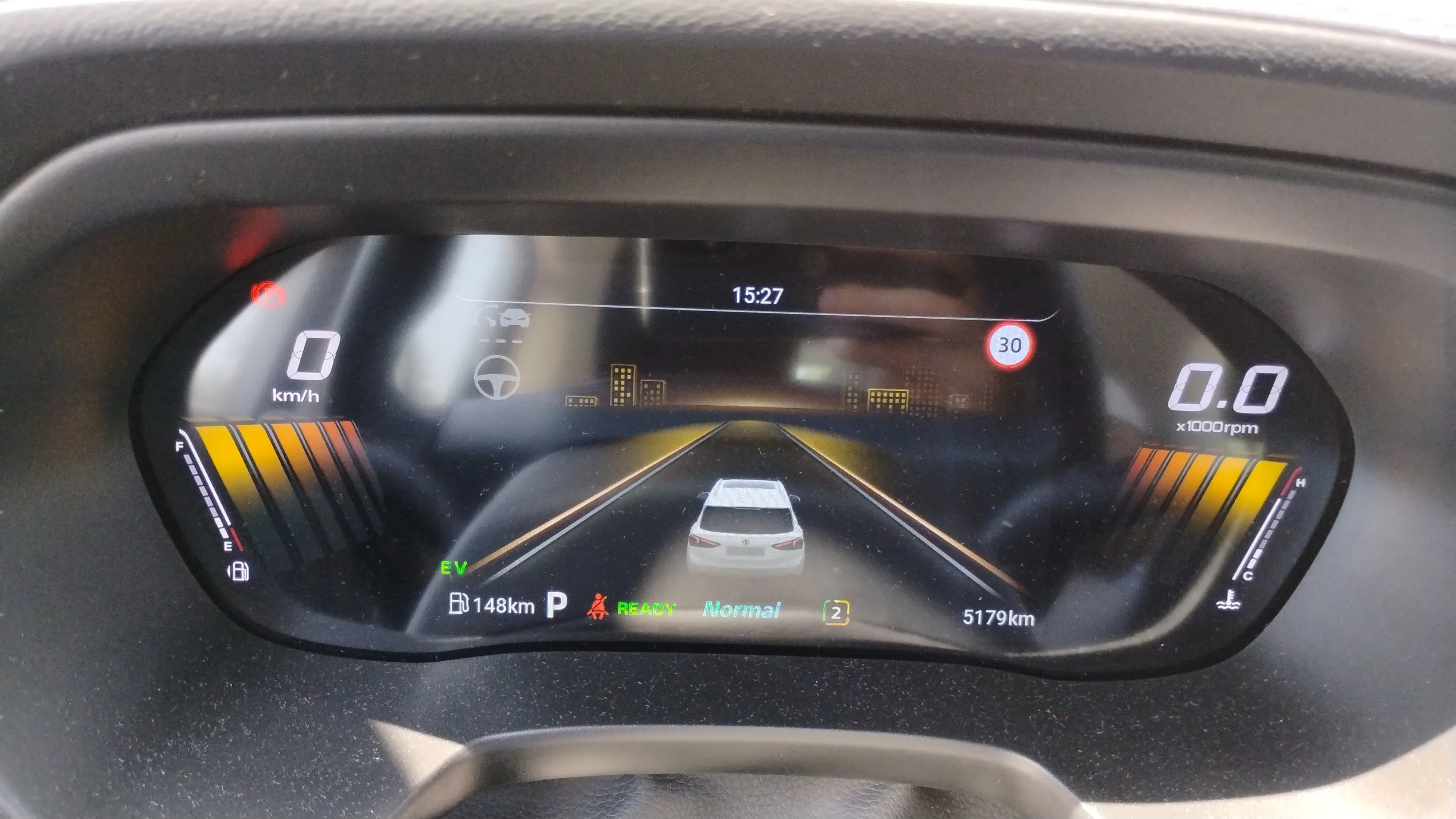 MG ZS Hybrid+ Luxury - foto 11