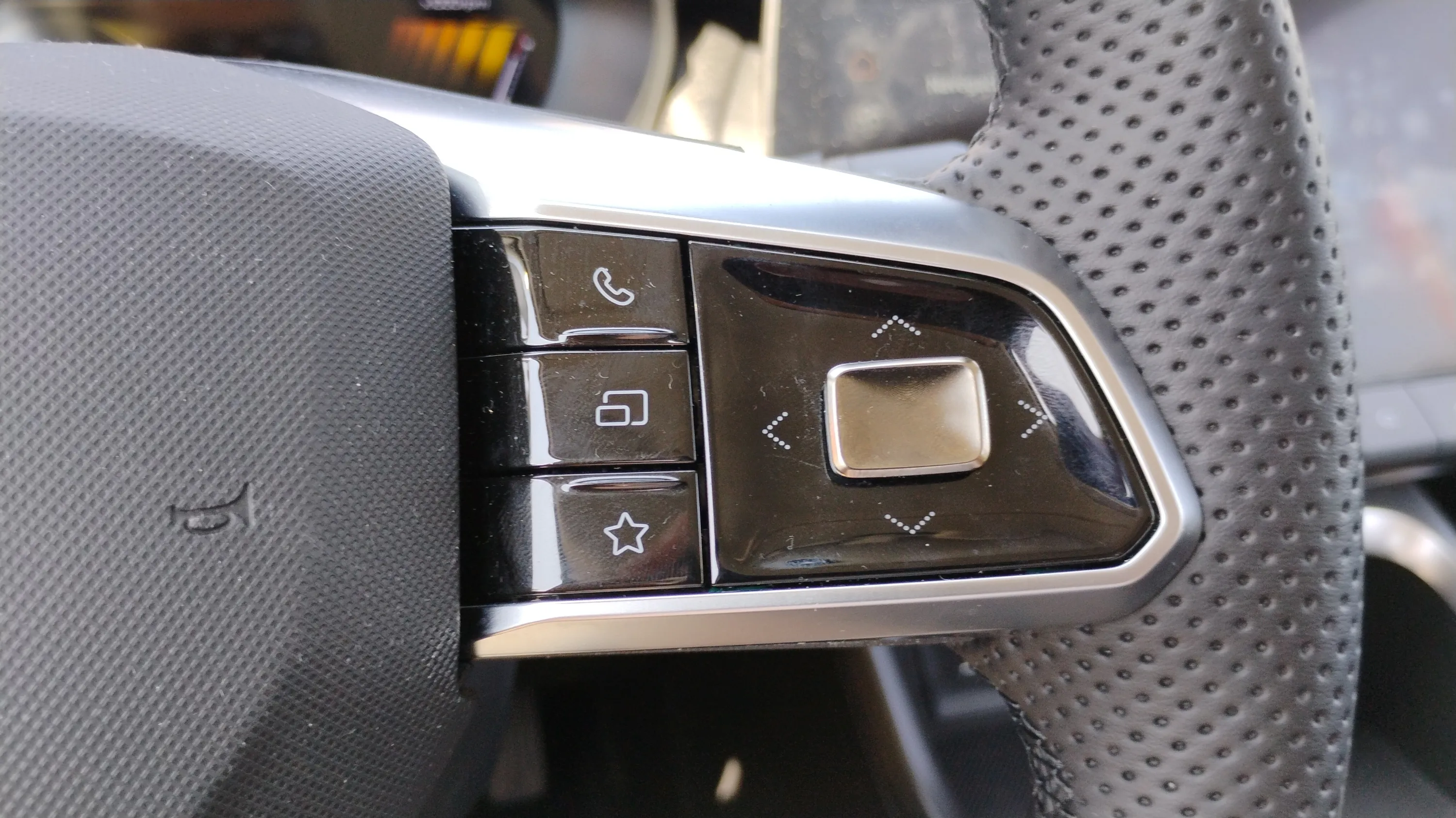 MG ZS Hybrid+ Luxury - foto 19