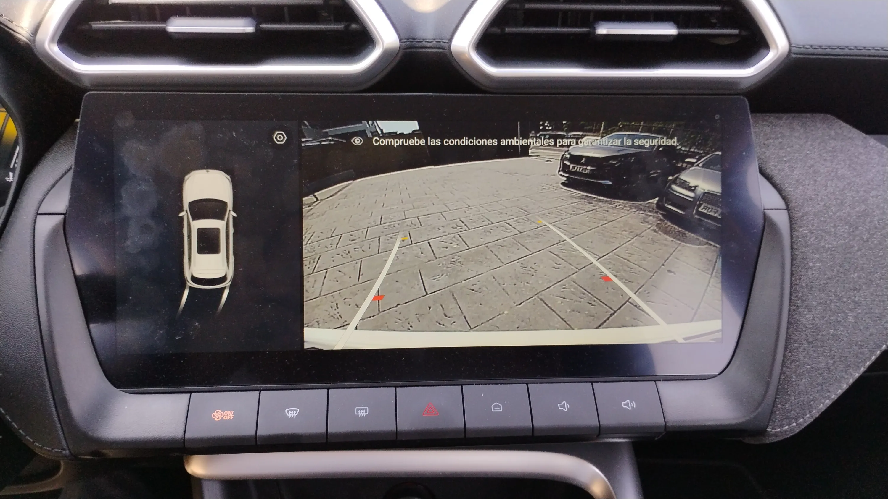 MG ZS Hybrid+ Luxury - foto 14