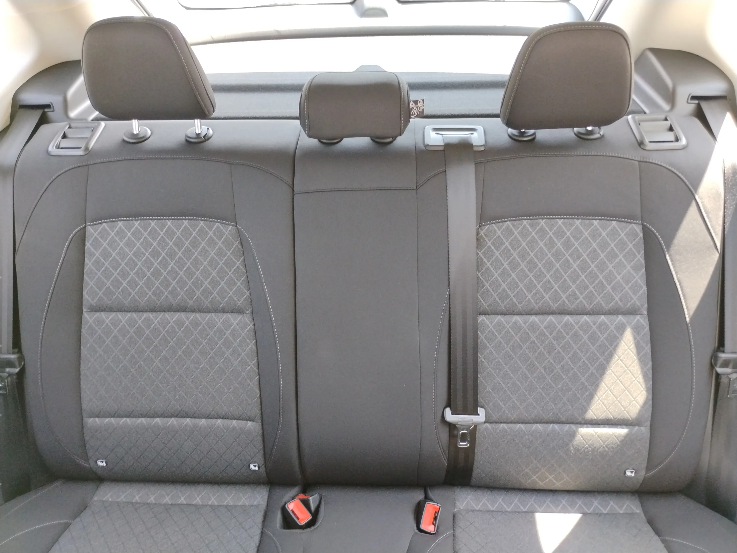 MG ZS Hybrid+ Luxury - foto 17