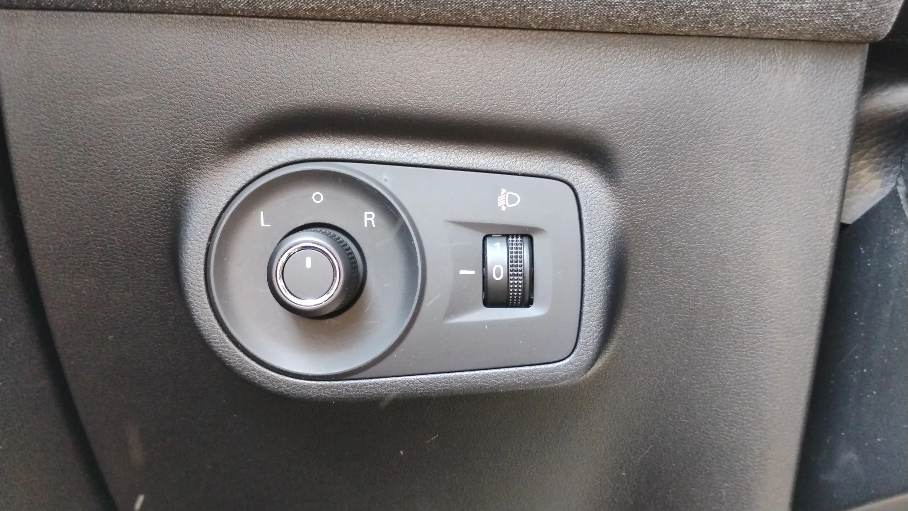MG ZS Hybrid+ Luxury - foto 22