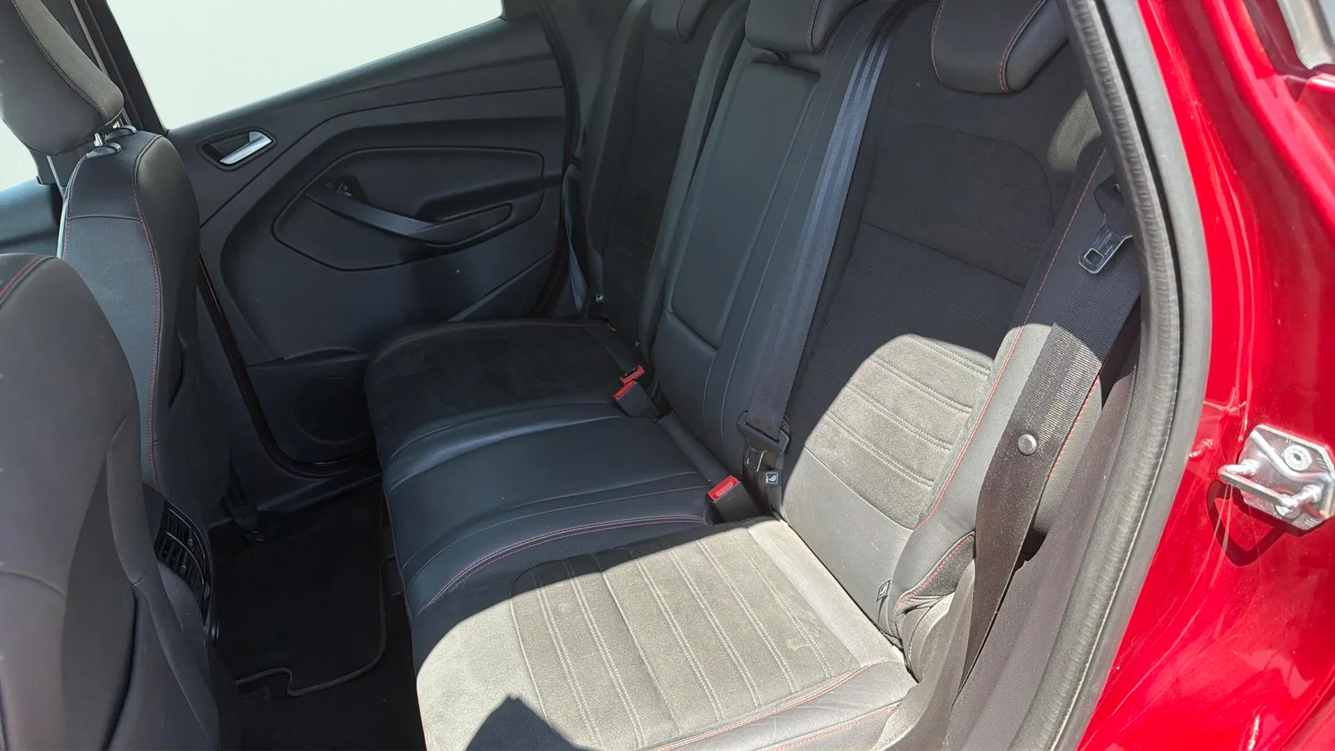 Ford Kuga 1.5 EcoBoost 4x2 ST-Line - foto 10