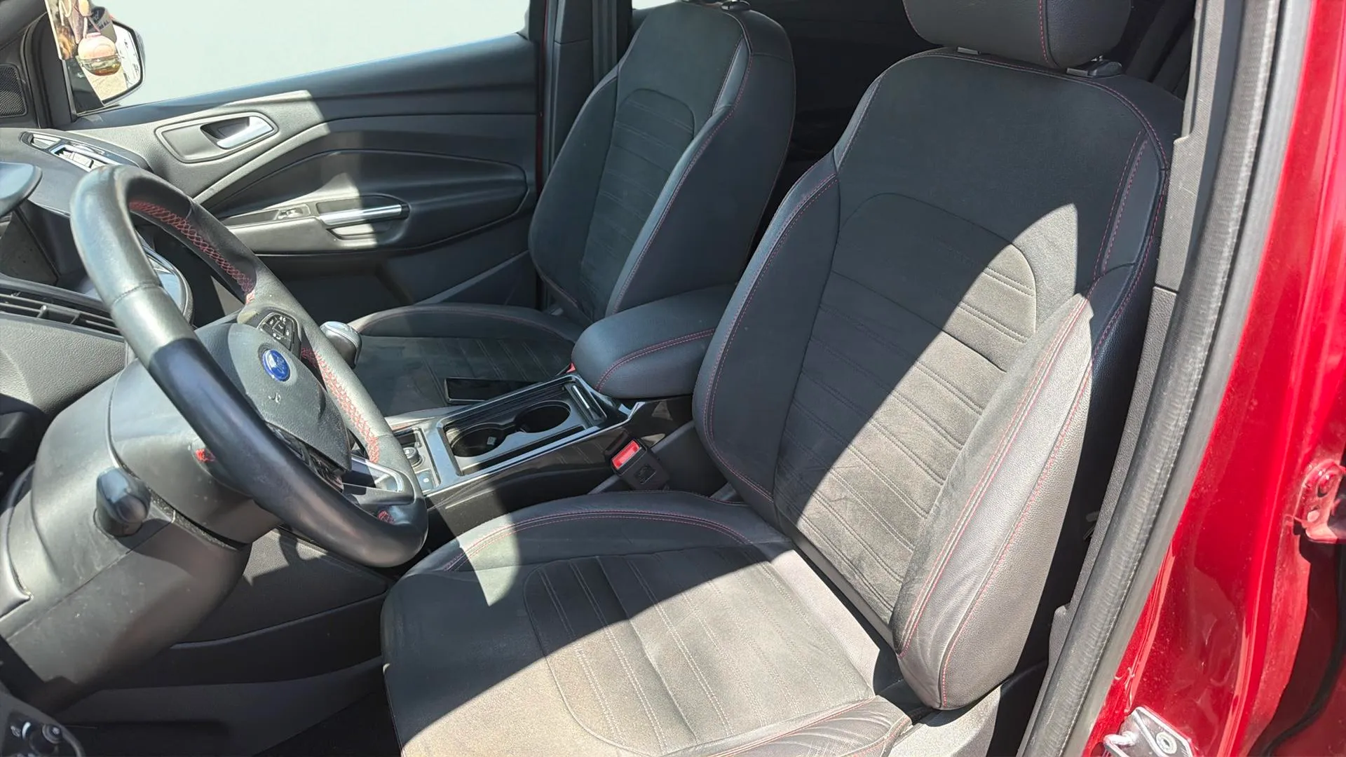 Ford Kuga 1.5 EcoBoost 4x2 ST-Line - foto 9