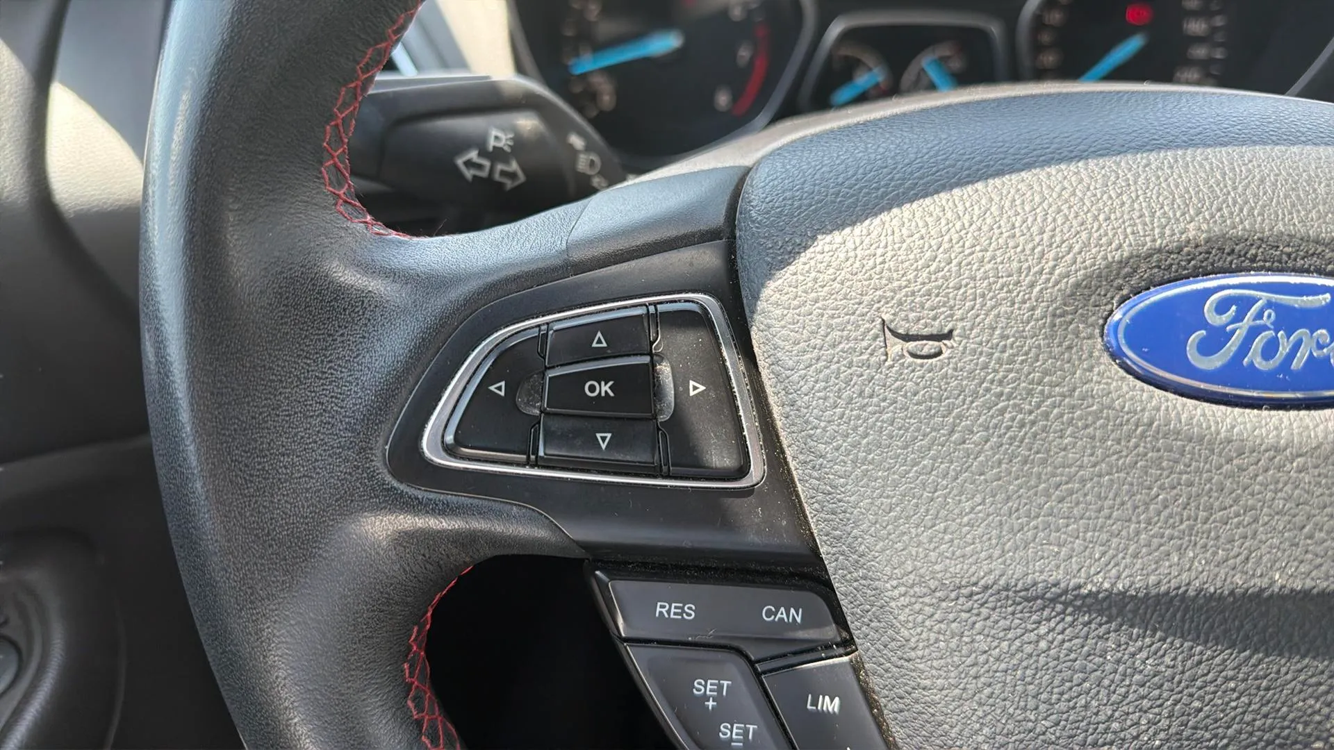 Ford Kuga 1.5 EcoBoost 4x2 ST-Line - foto 14
