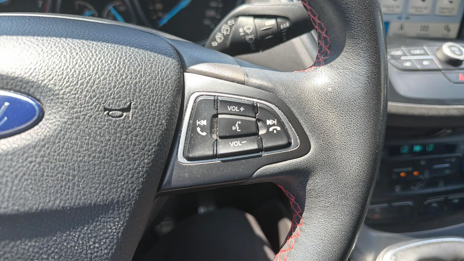 Ford Kuga 1.5 EcoBoost 4x2 ST-Line - foto 15