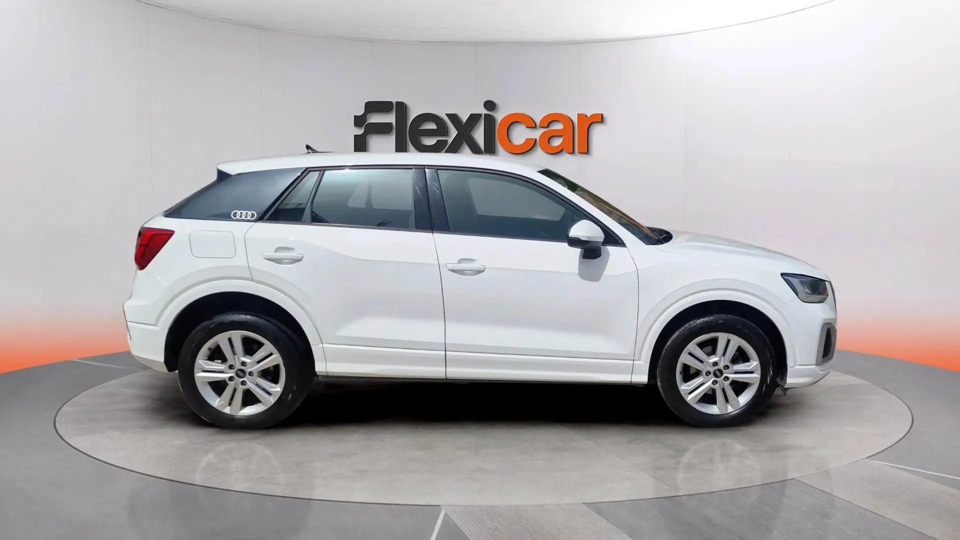 Audi Q2 30 TFSI - foto 8