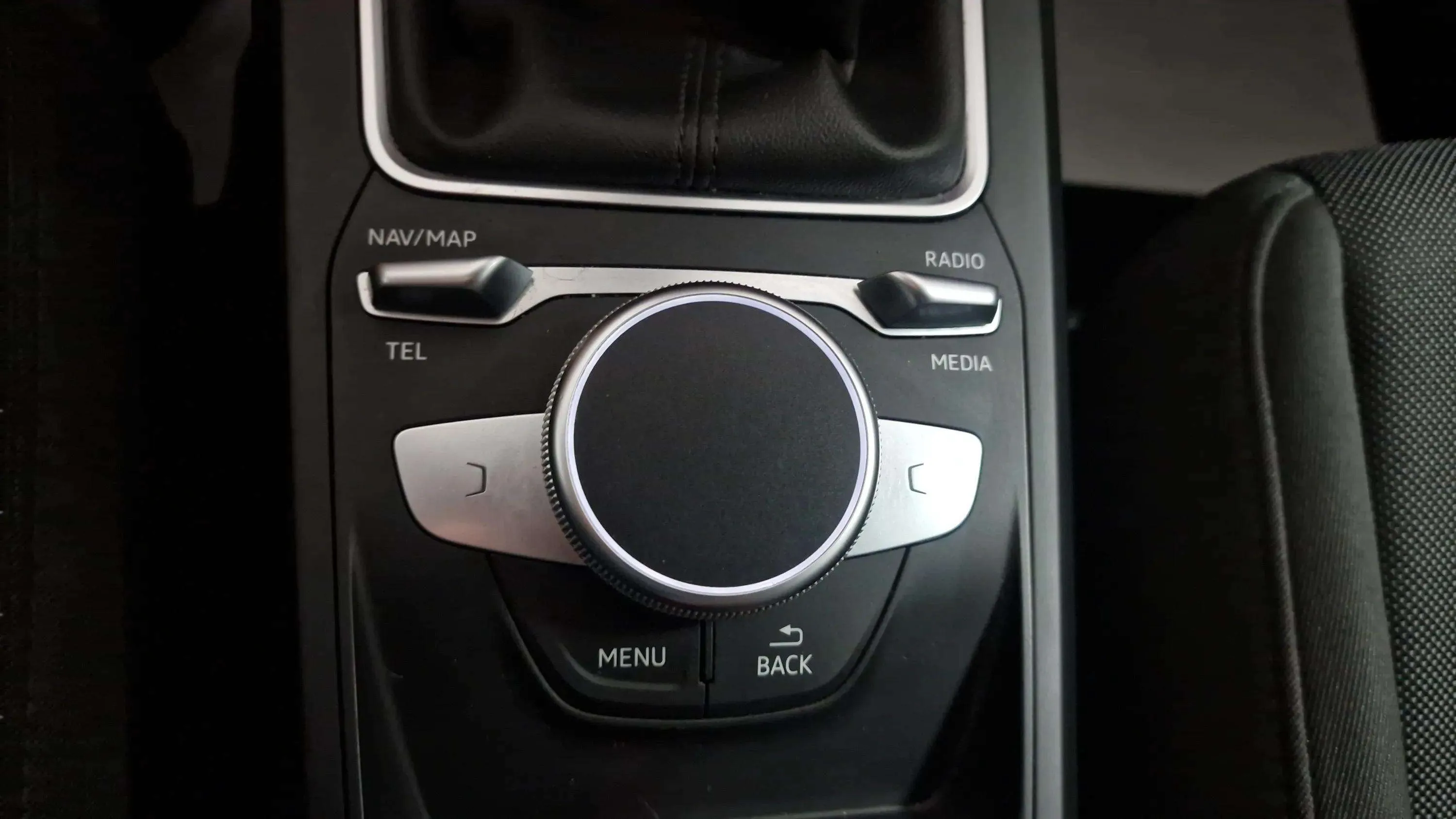 Audi Q2 30 TFSI - foto 23