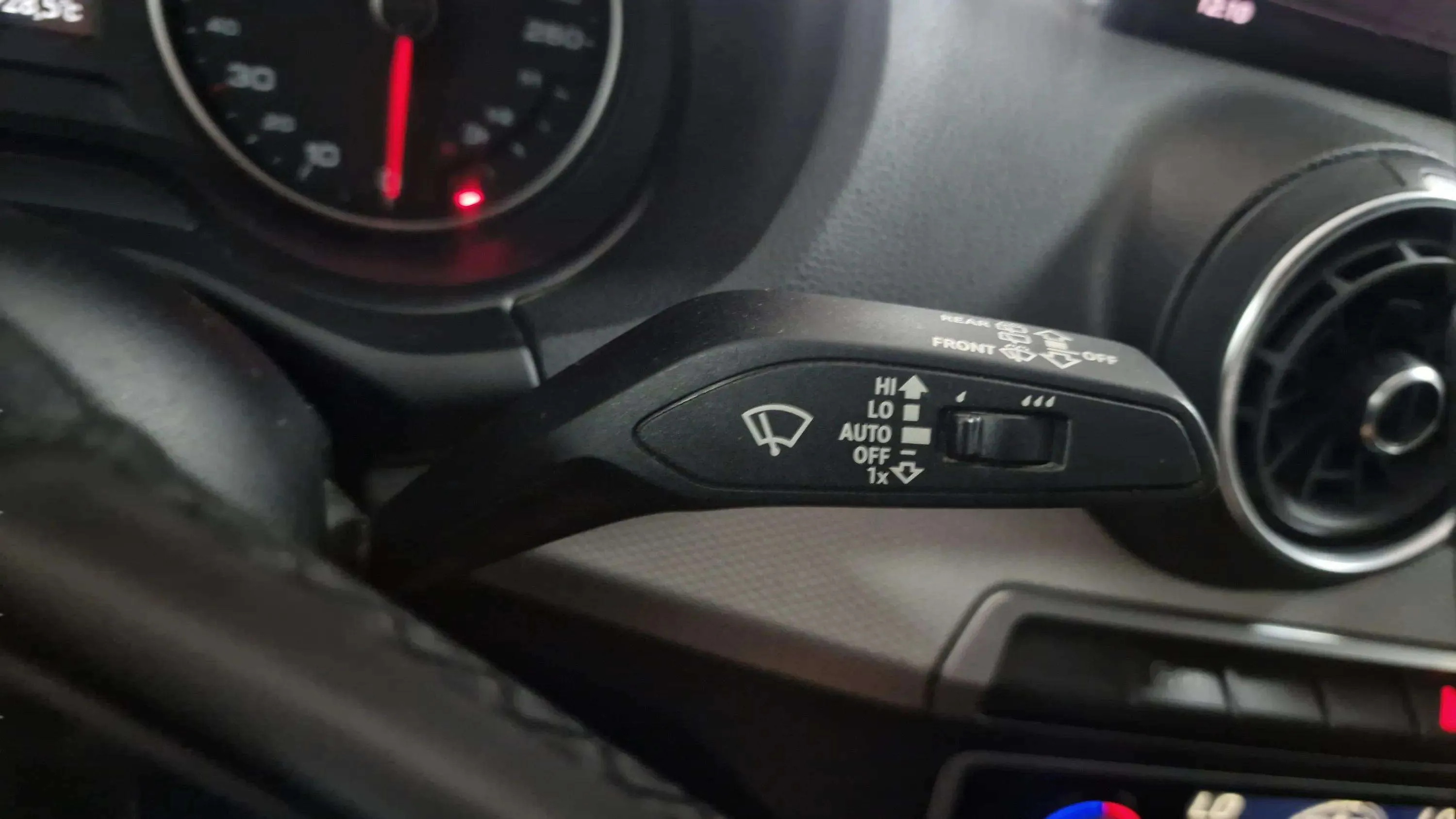 Audi Q2 30 TFSI - foto 16