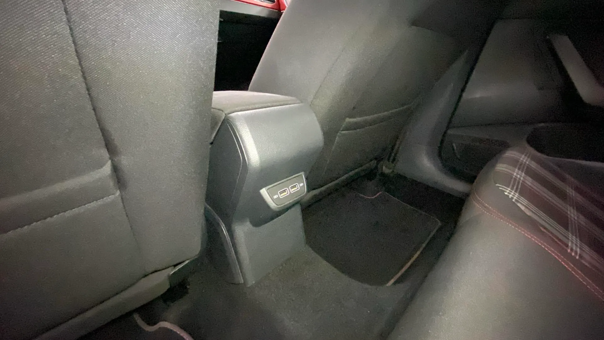 Volkswagen Polo GTI 2.0 TSI DSG - foto 31