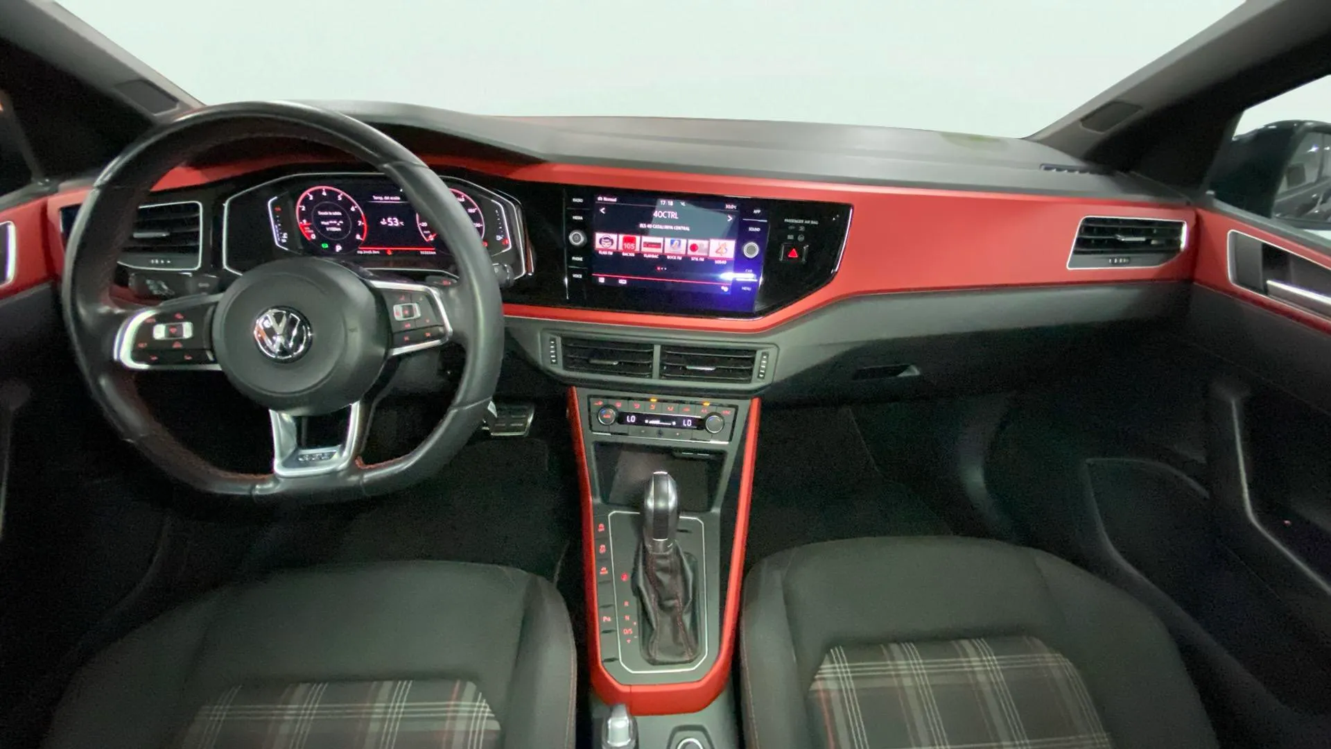 Volkswagen Polo GTI 2.0 TSI DSG - foto 7