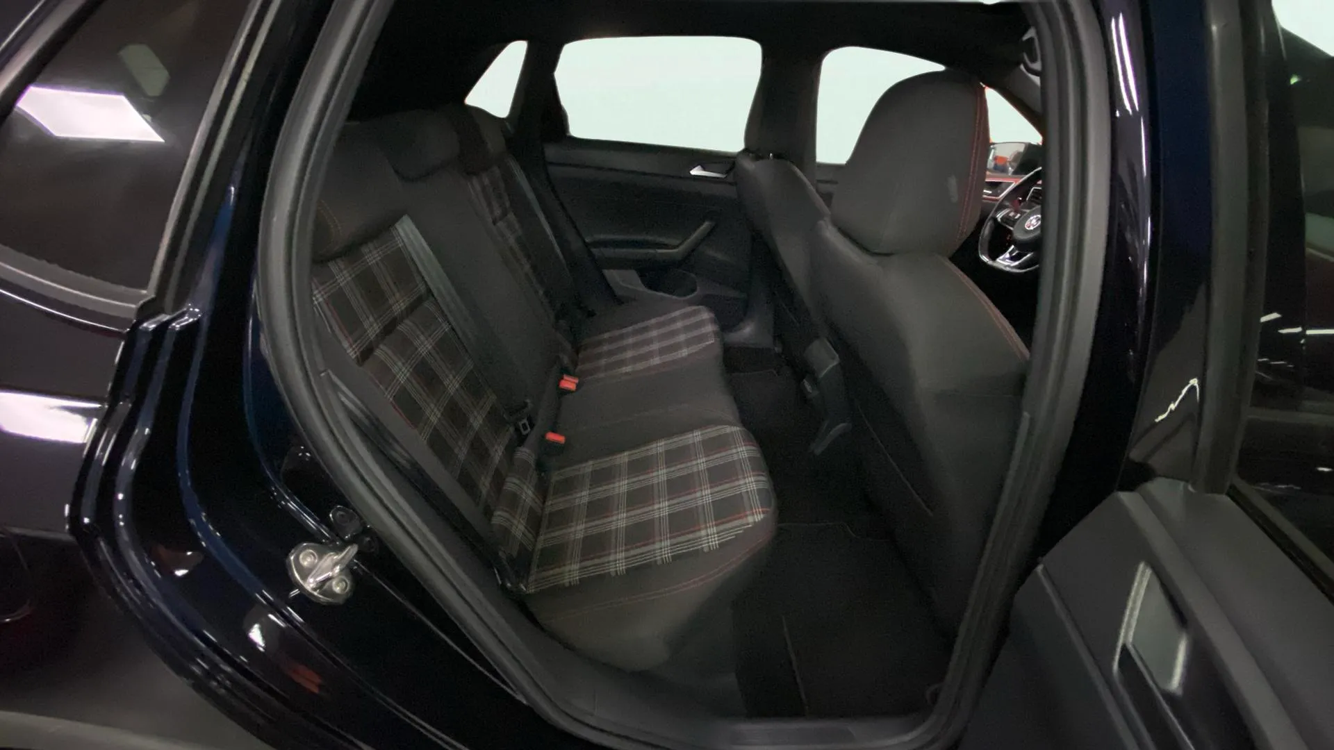 Volkswagen Polo GTI 2.0 TSI DSG - foto 30