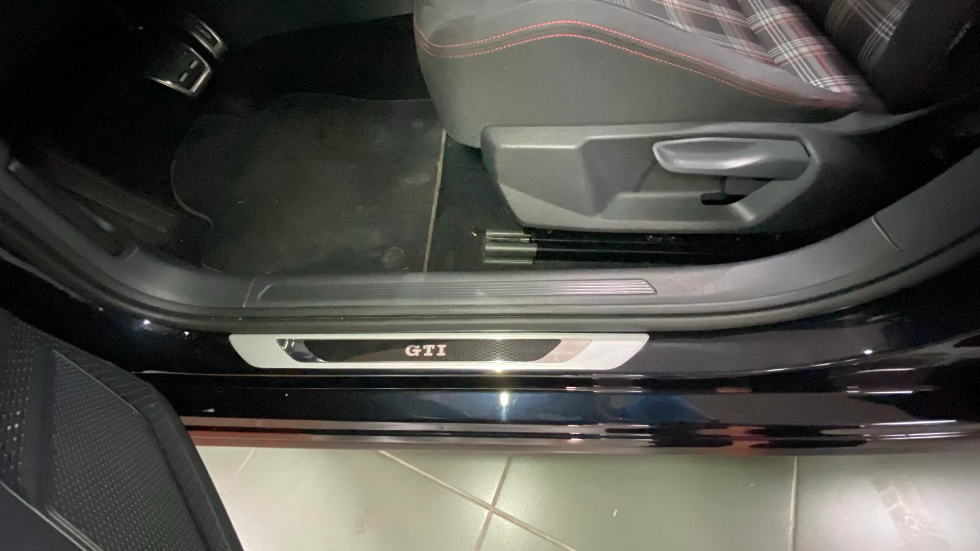 Volkswagen Polo GTI 2.0 TSI DSG - foto 29