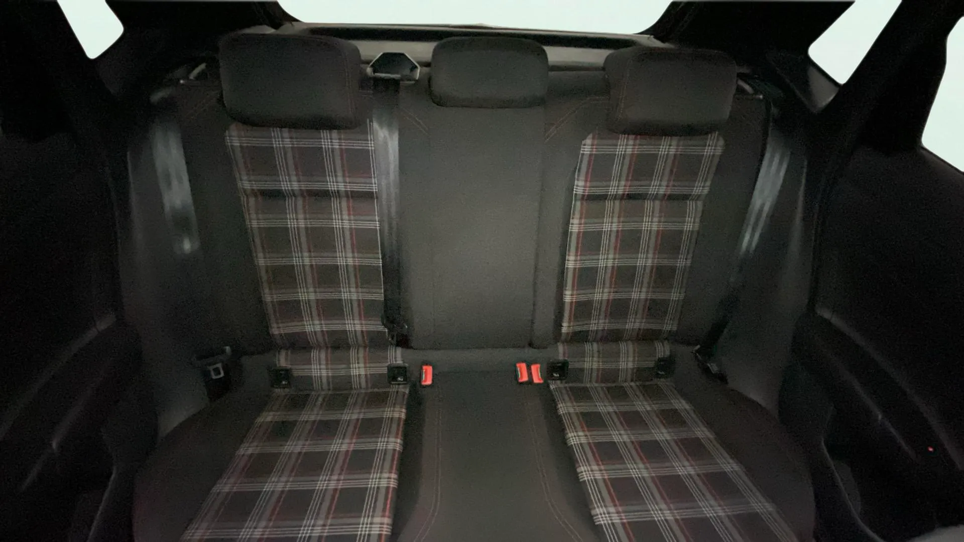 Volkswagen Polo GTI 2.0 TSI DSG - foto 32