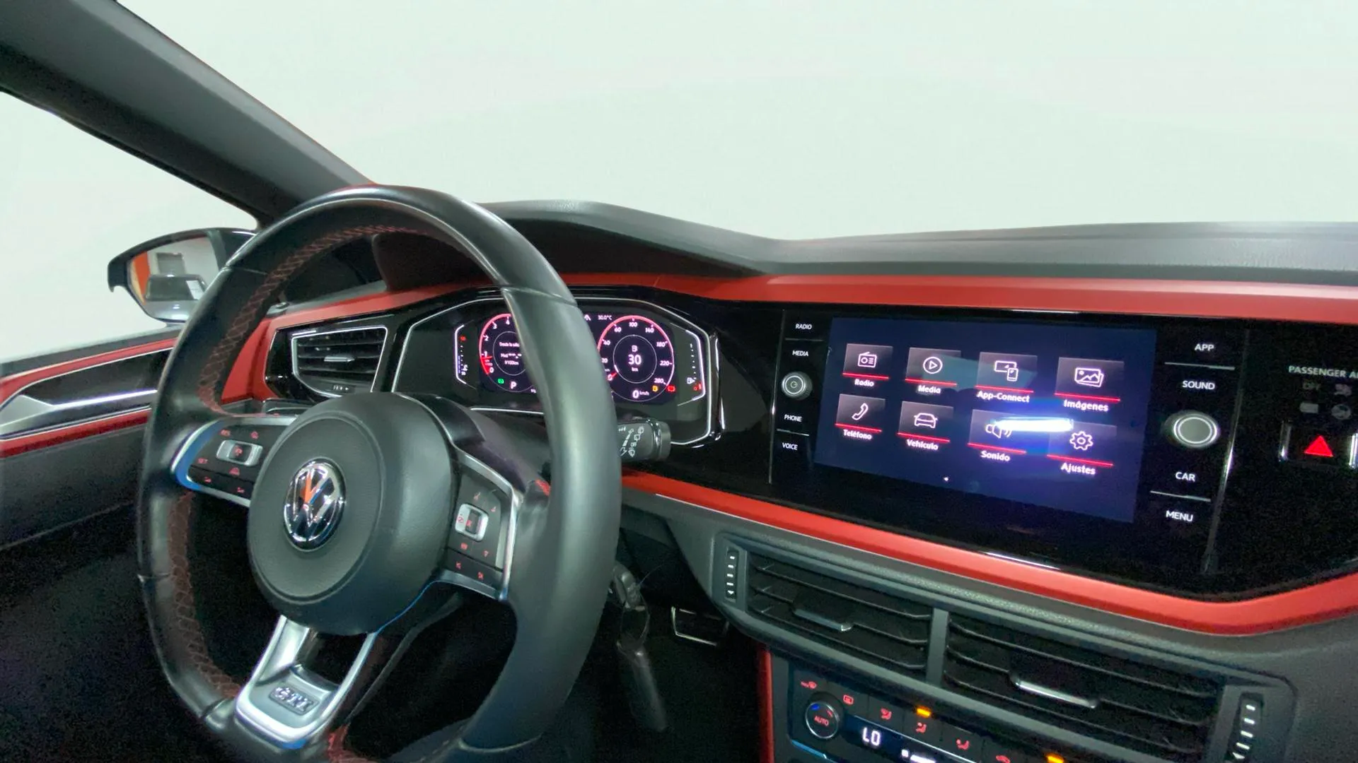 Volkswagen Polo GTI 2.0 TSI DSG - foto 13