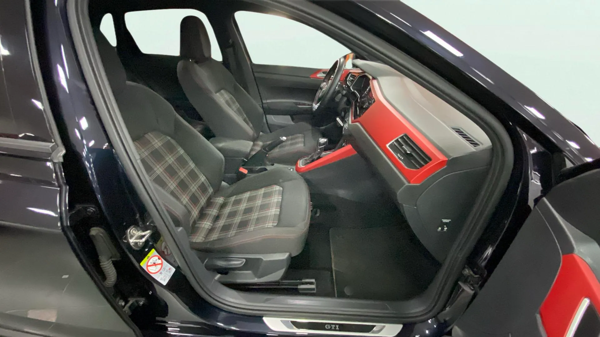 Volkswagen Polo GTI 2.0 TSI DSG - foto 27
