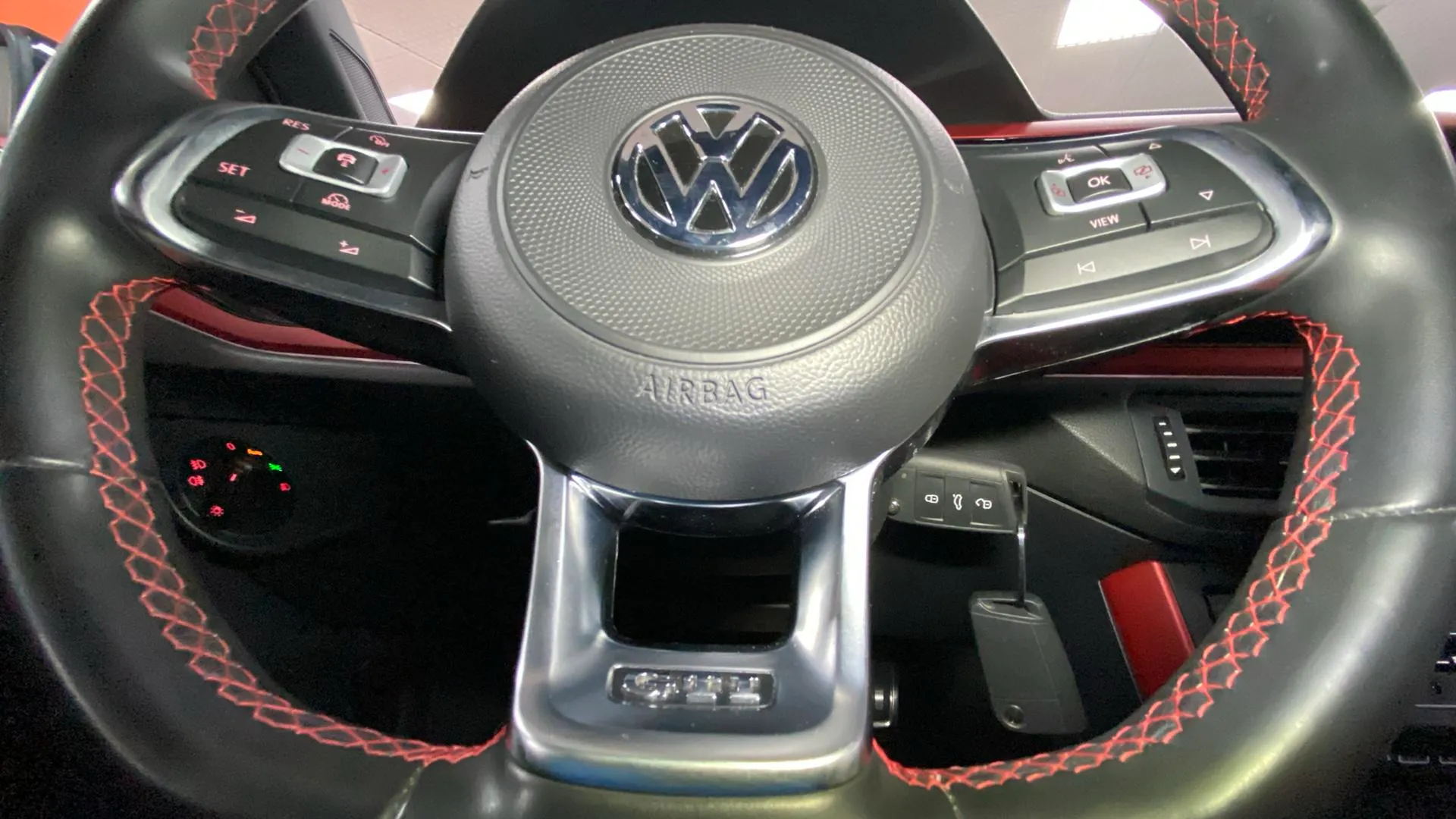 Volkswagen Polo GTI 2.0 TSI DSG - foto 11