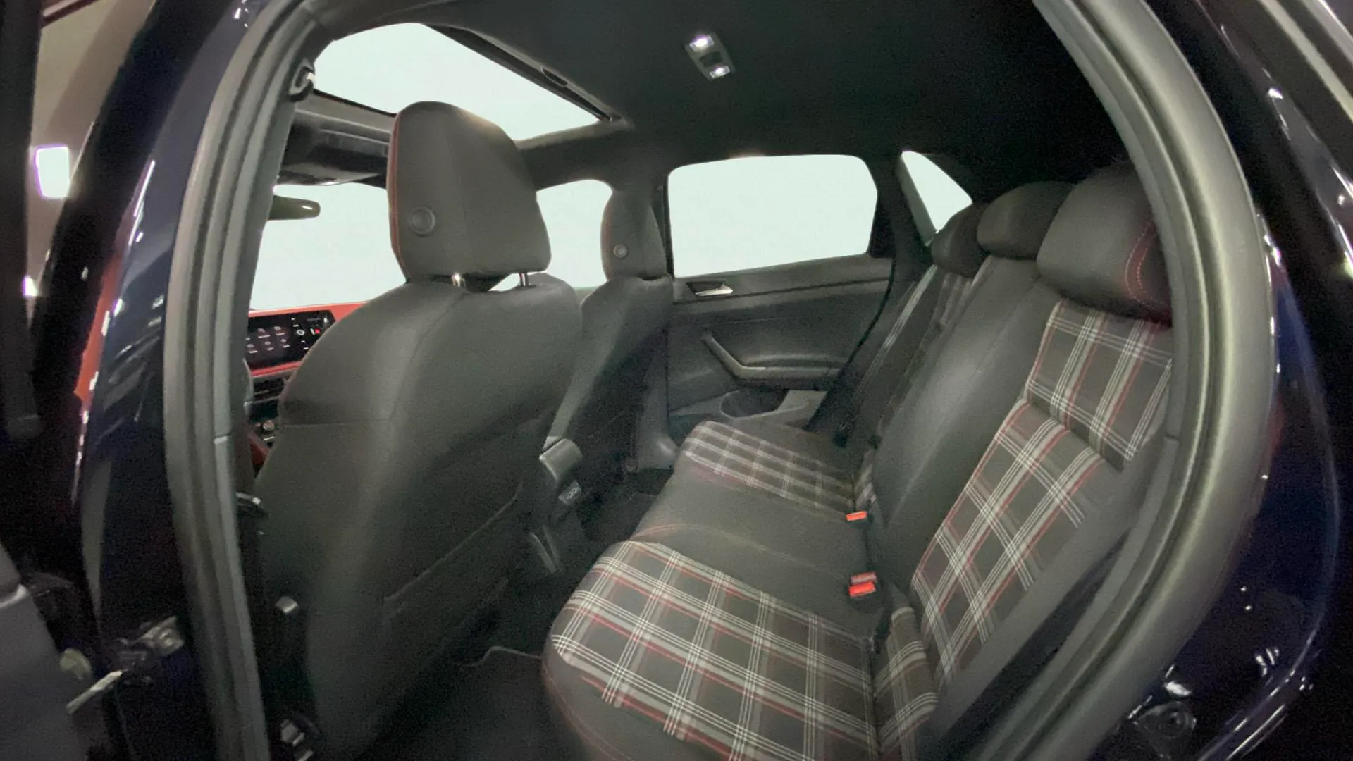 Volkswagen Polo GTI 2.0 TSI DSG - foto 37