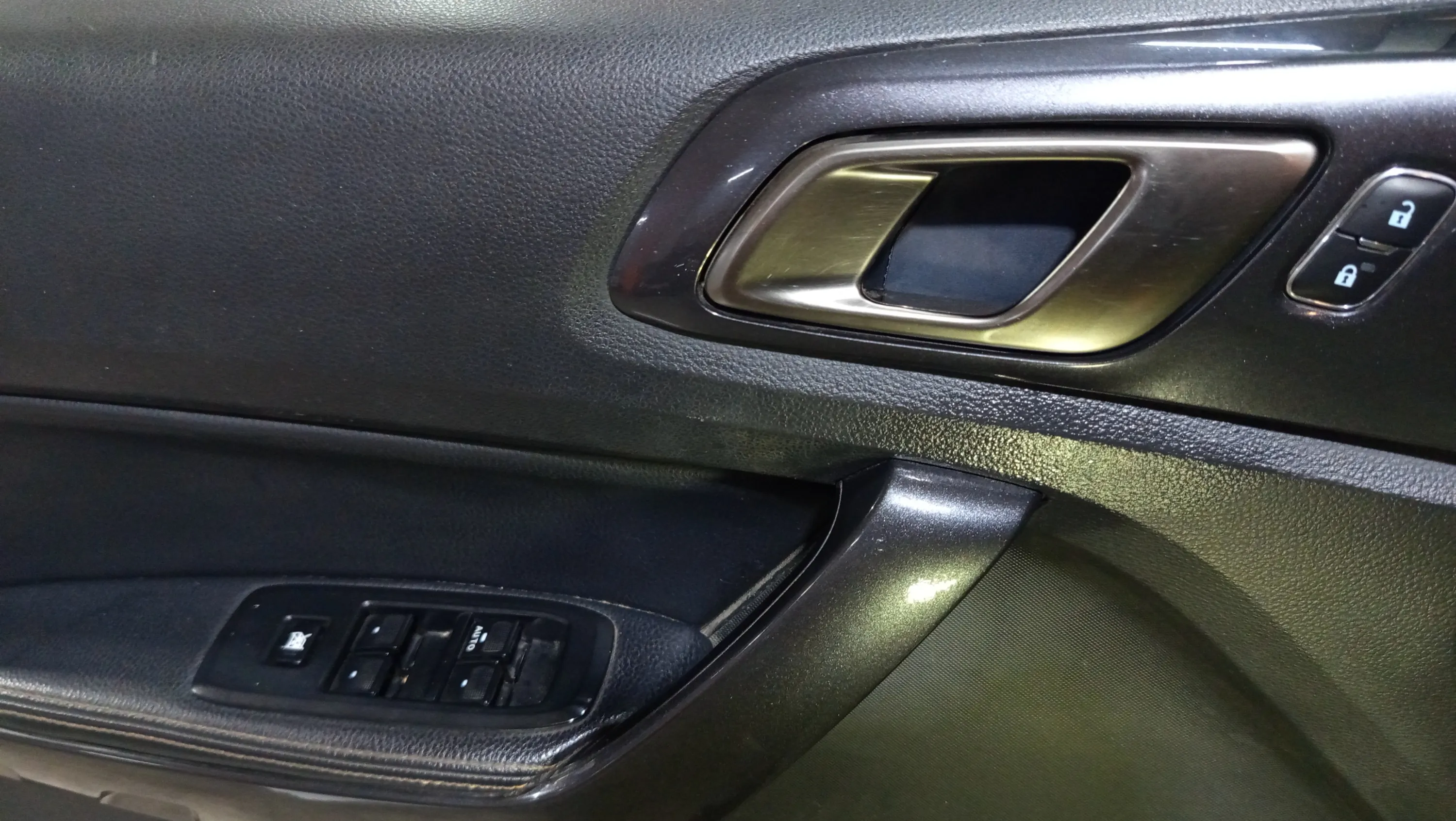 Ford Ranger 2.0 EcoBoost 4x4 Dob Cab Wildtrack - foto 27