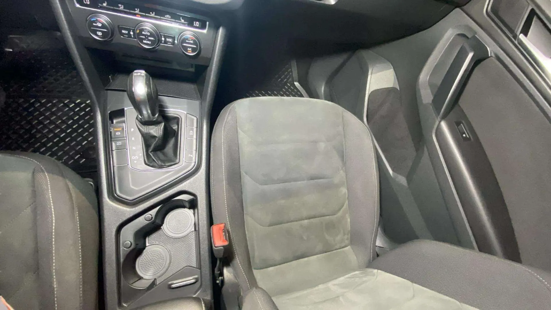 Volkswagen Tiguan Sport 2.0 TDI DSG - foto 33