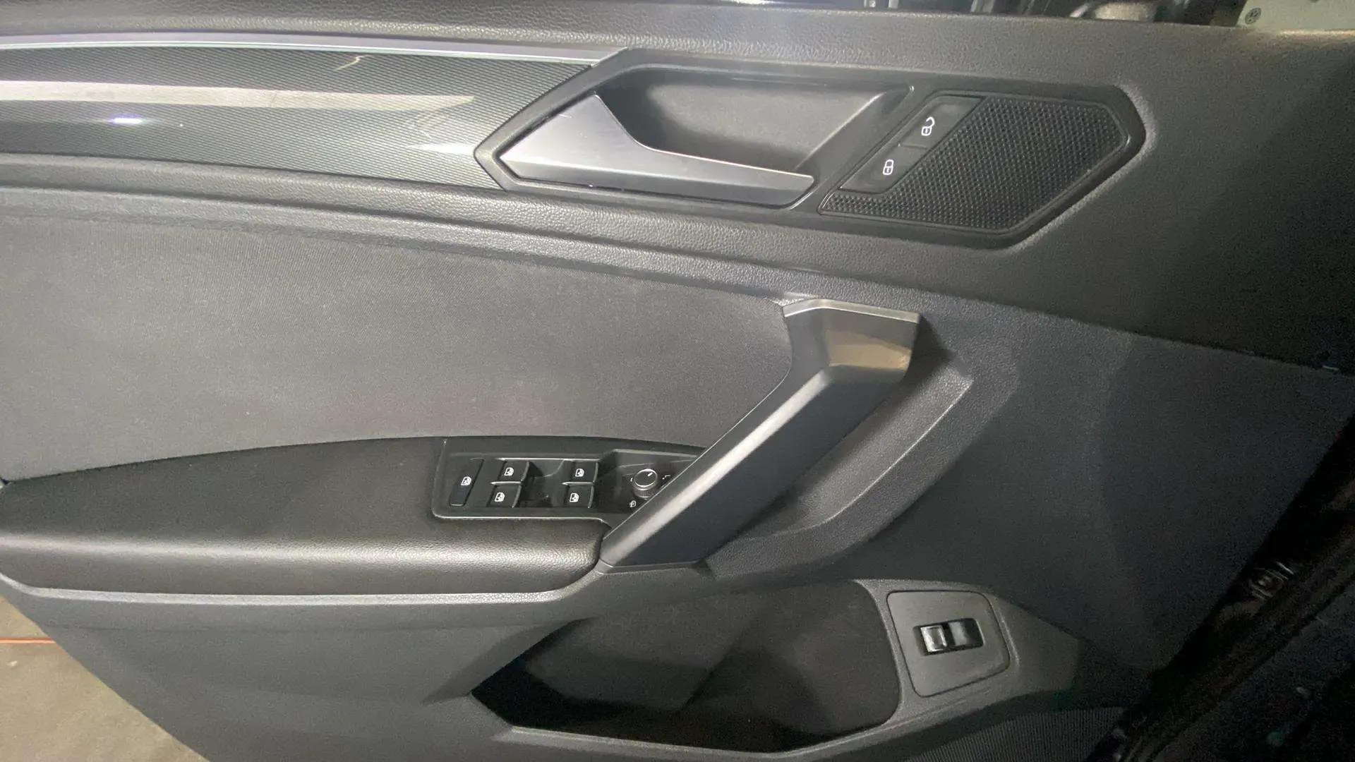 Volkswagen Tiguan Sport 2.0 TDI DSG - foto 25