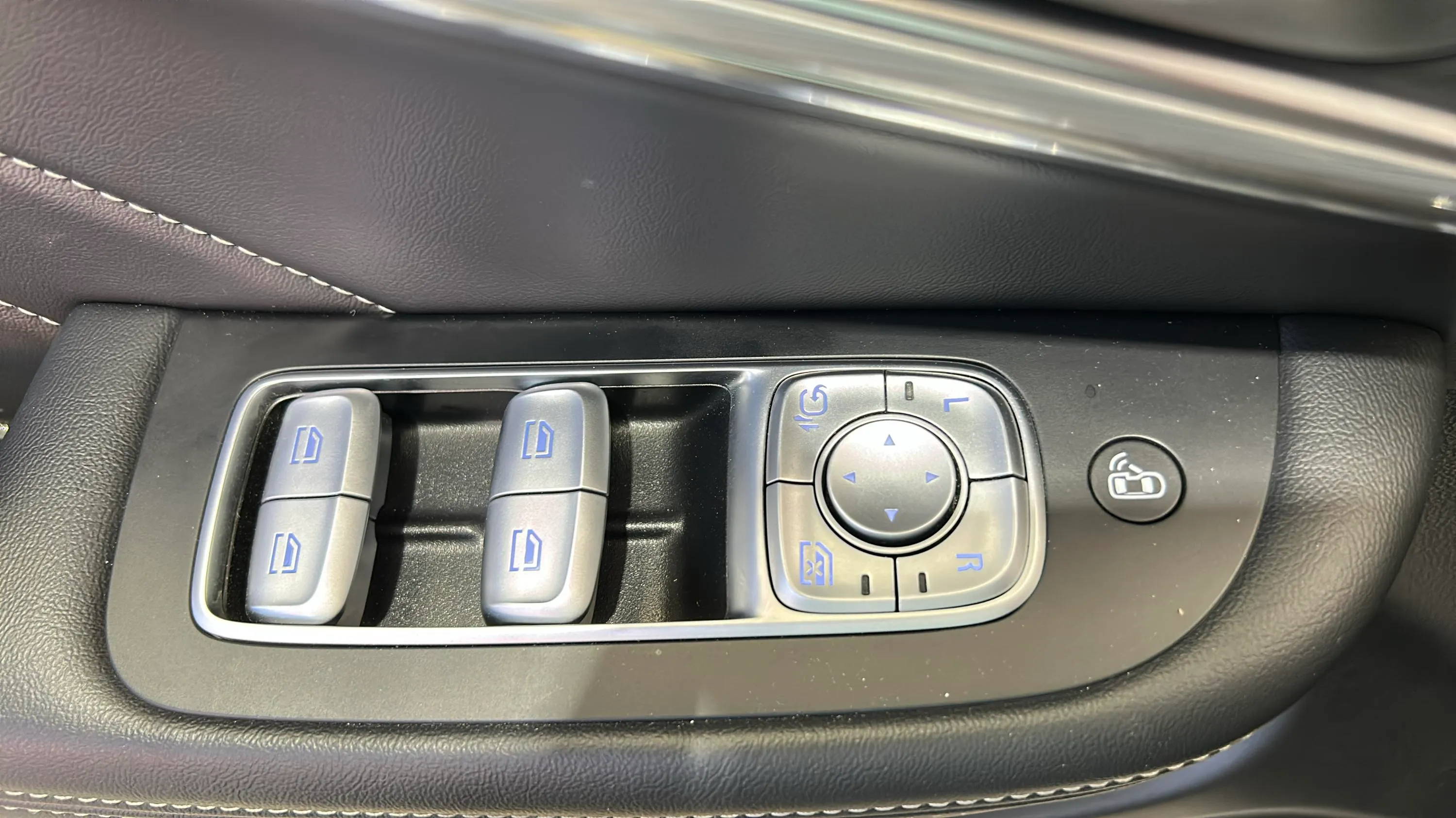 MG Marvel R 70kWh Luxury - foto 17