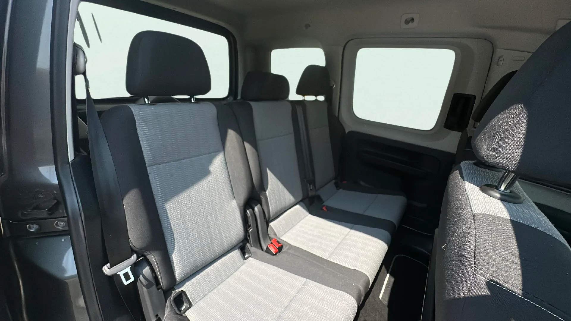 Volkswagen Caddy Comfortline 2.0 TDI BMT DSG - foto 15