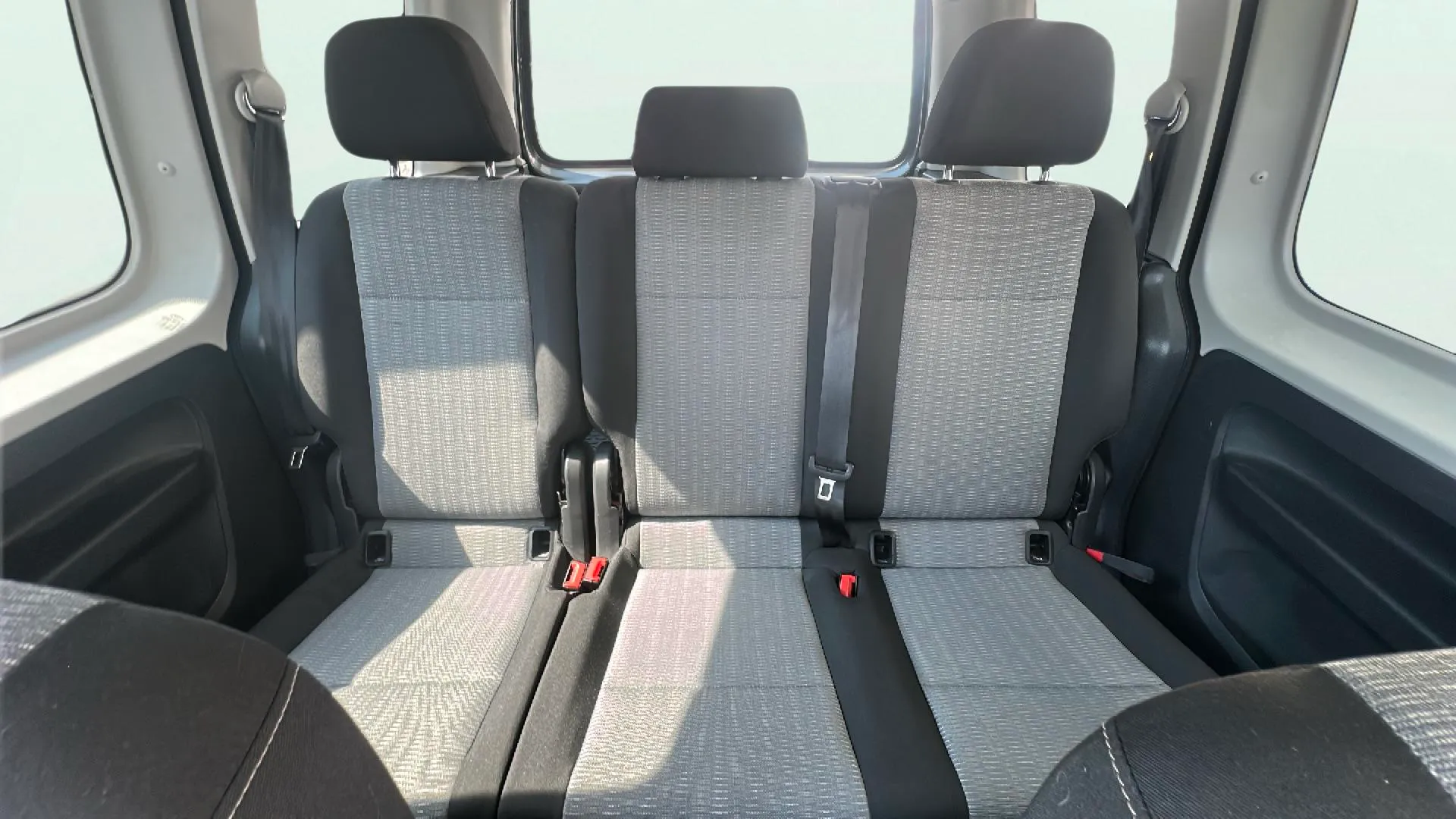 Volkswagen Caddy Comfortline 2.0 TDI BMT DSG - foto 13