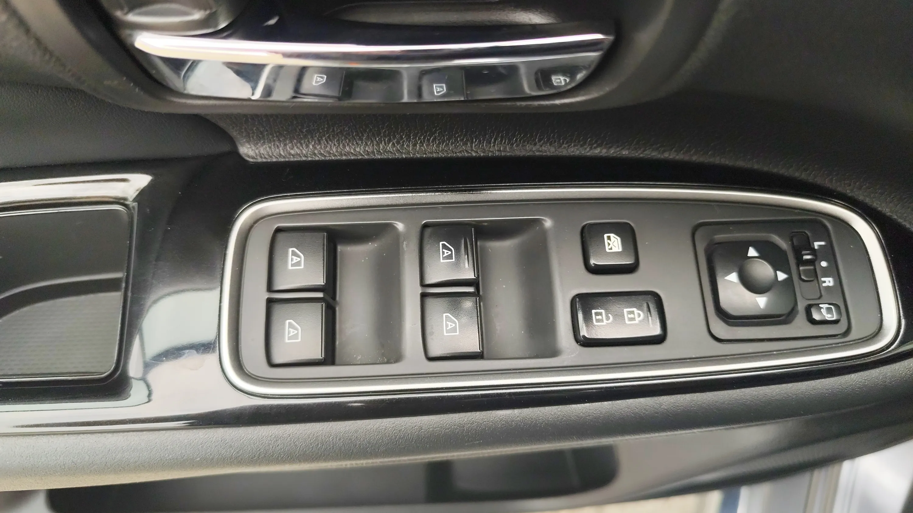Mitsubishi Outlander 2.4 PHEV Motion 4WD - foto 20