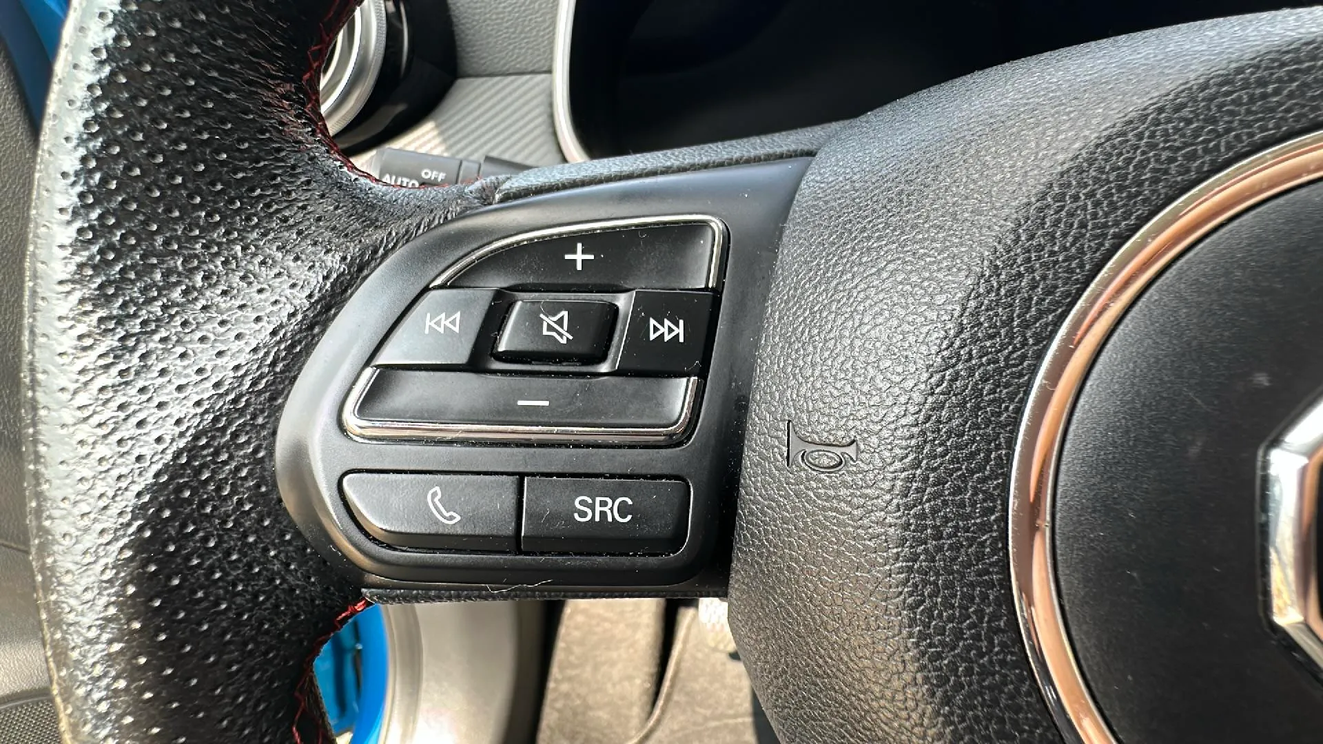 MG ZS 1.5 Luxury - foto 13