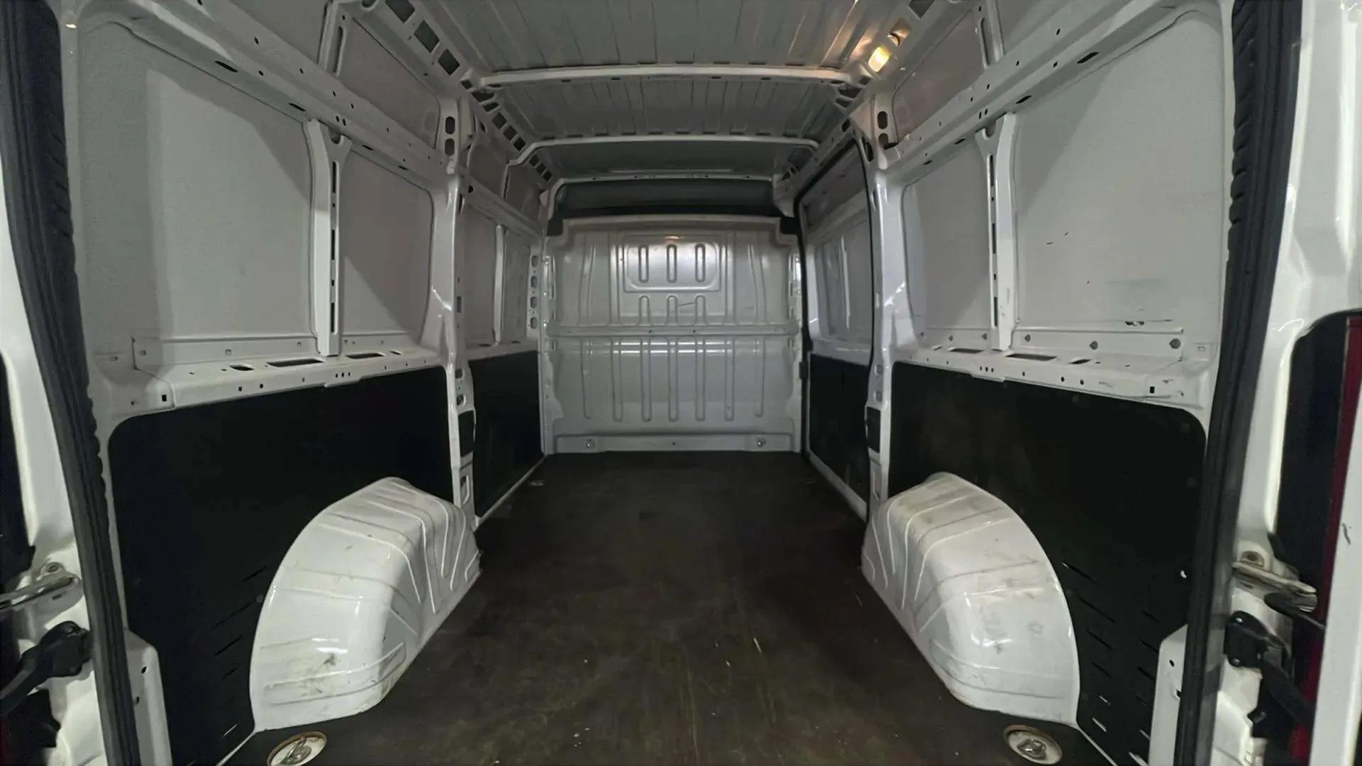 Fiat Ducato 30 L2H2 2.3 - foto 19
