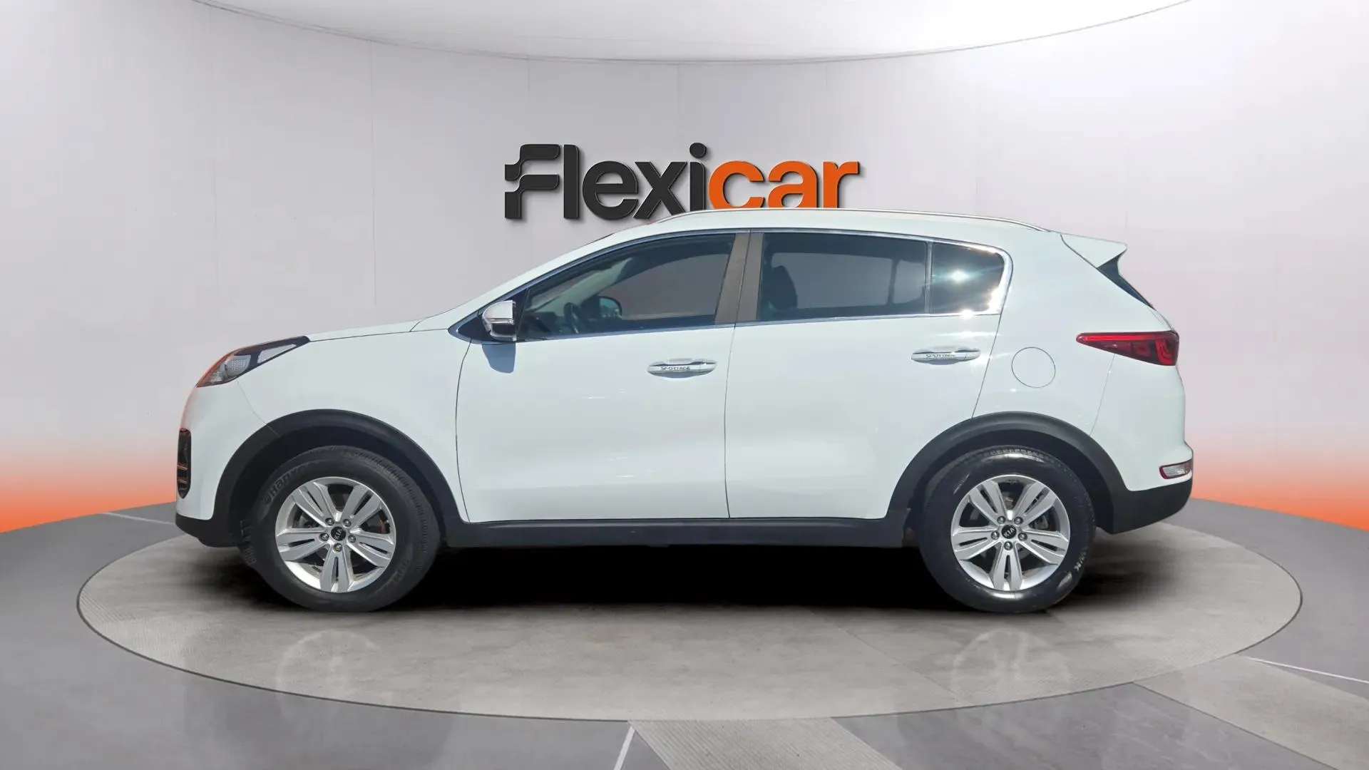 Kia Sportage 1.6 GDi Emotion 4x2 - foto 6