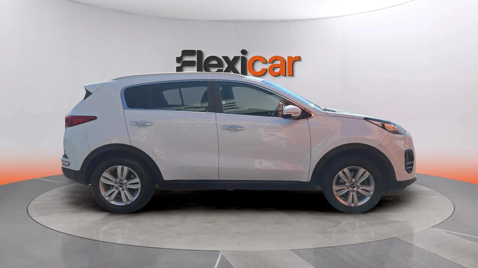 Kia Sportage 1.6 GDi Emotion 4x2 - foto 2