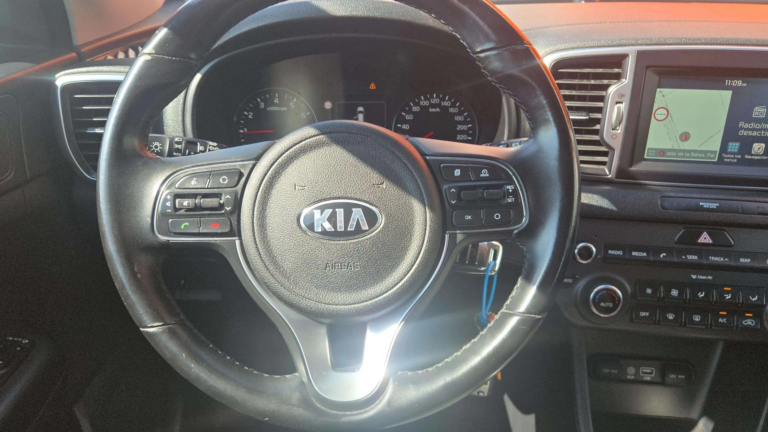 Kia Sportage 1.6 GDi Emotion 4x2 - foto 16