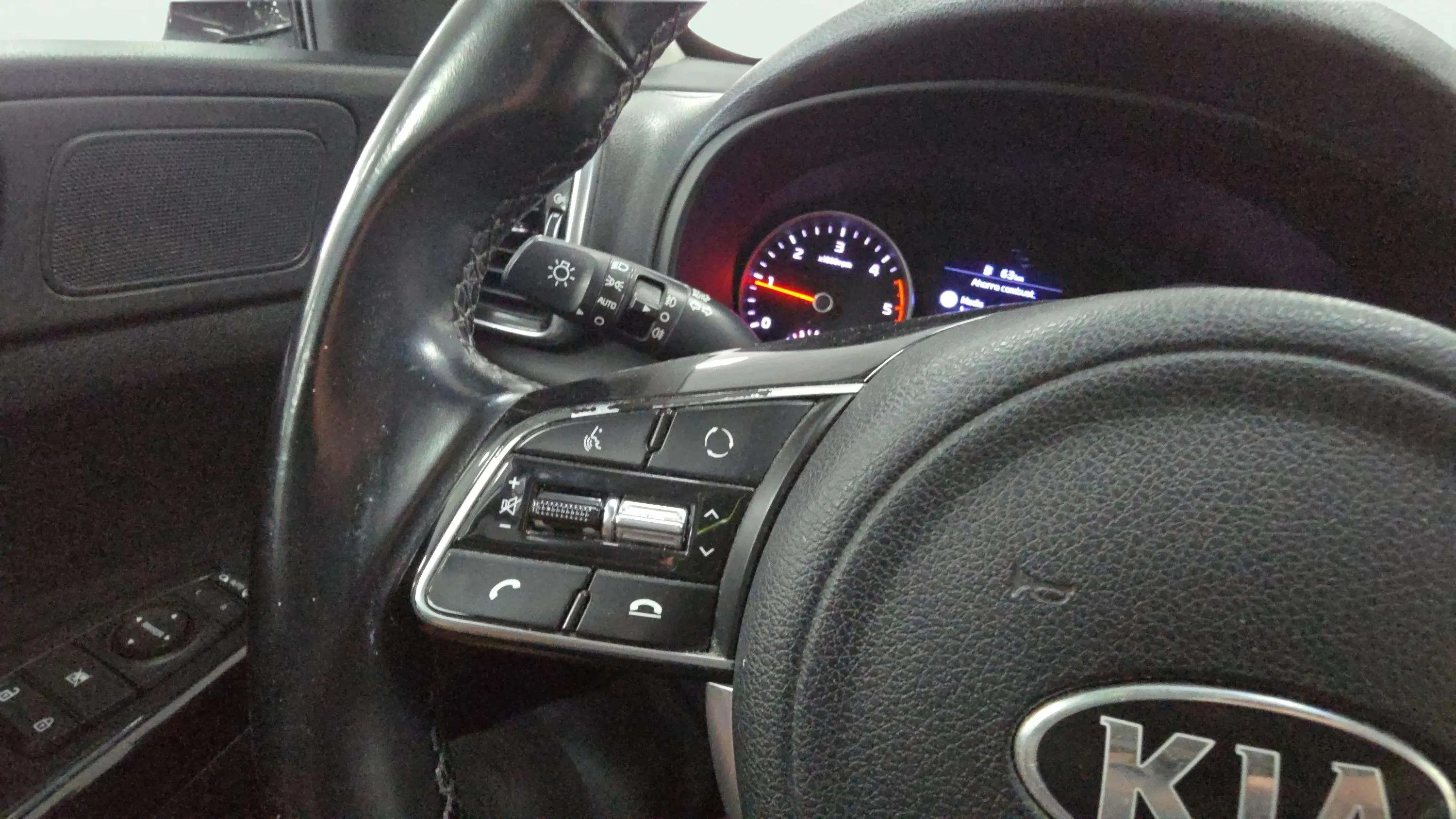 Kia Sportage 1.6 CRDi Drive 4x2 - foto 24