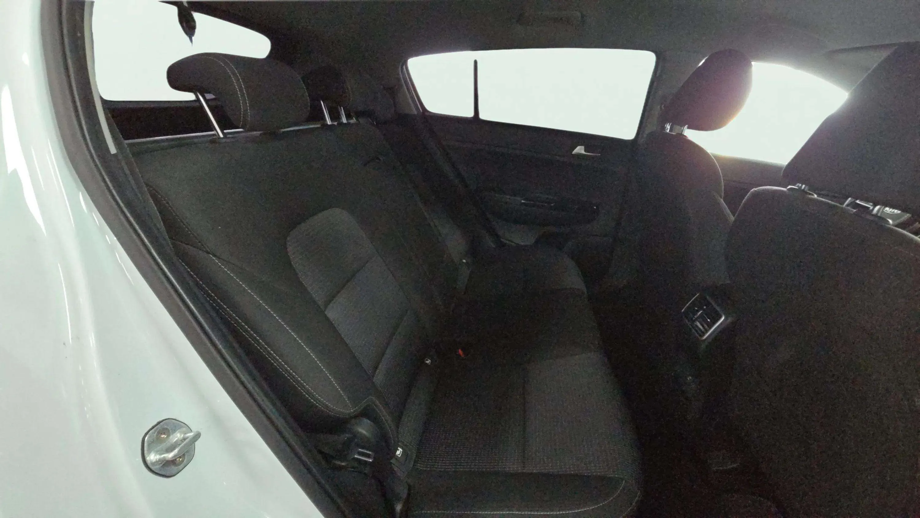 Kia Sportage 1.6 CRDi Drive 4x2 - foto 16