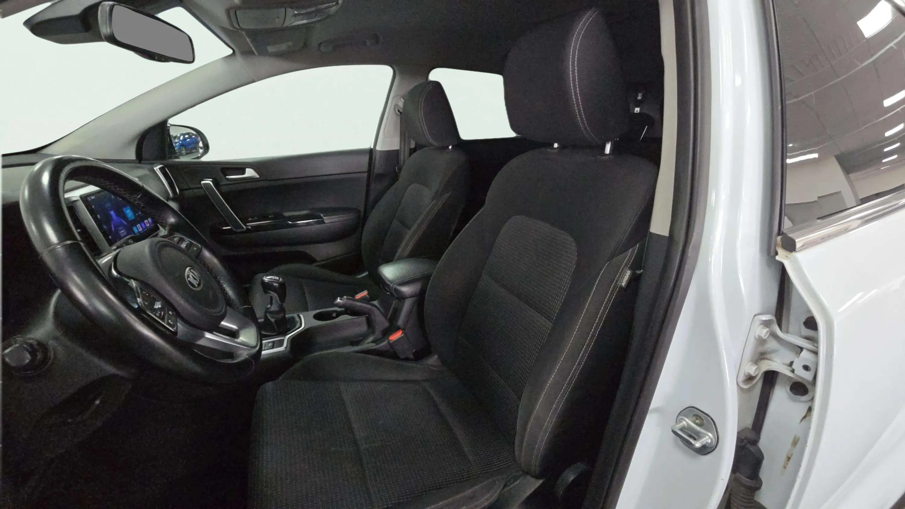 Kia Sportage 1.6 CRDi Drive 4x2 - foto 26