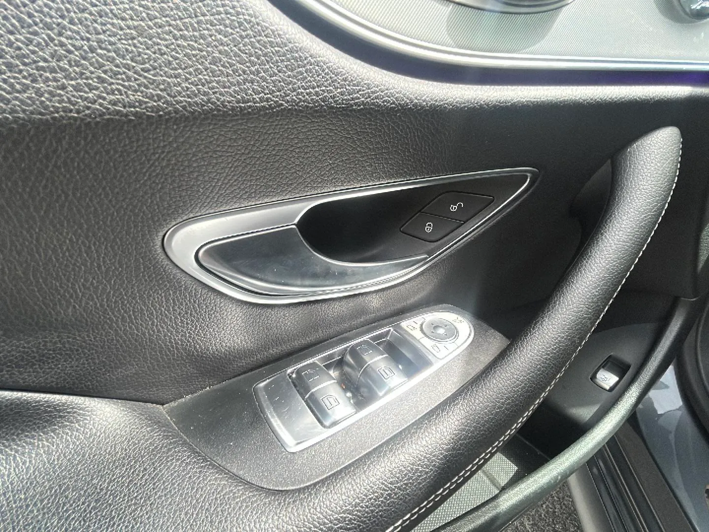 Mercedes-Benz Clase E Coupé E 220 d - foto 22